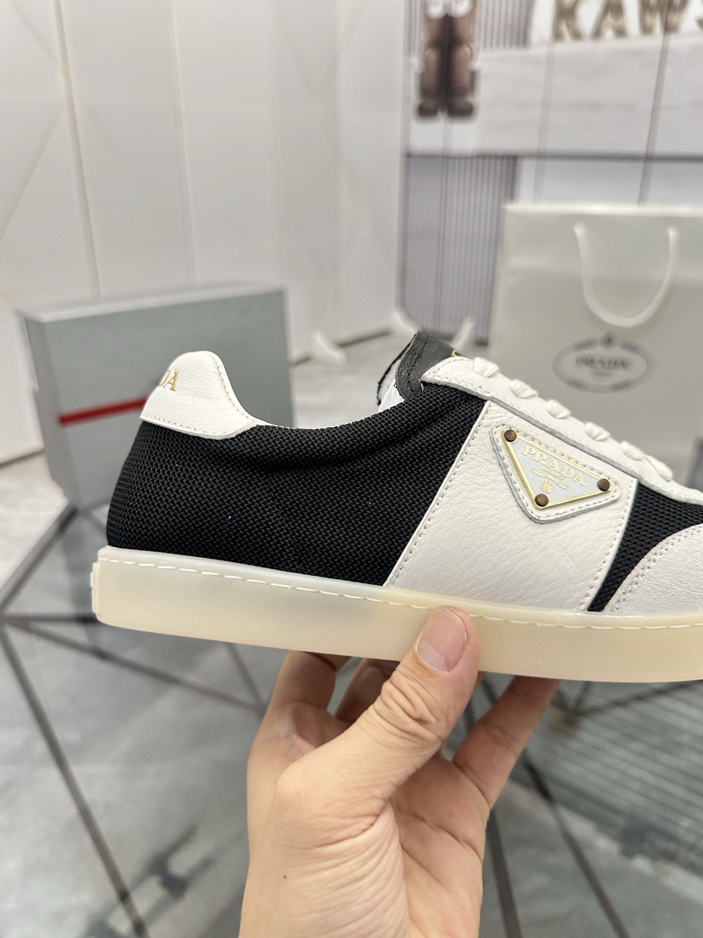 Precio de venta: P250 Calidad superior de gama altaMarca: Prada *"Prada*" mocasines de caña bajaTall