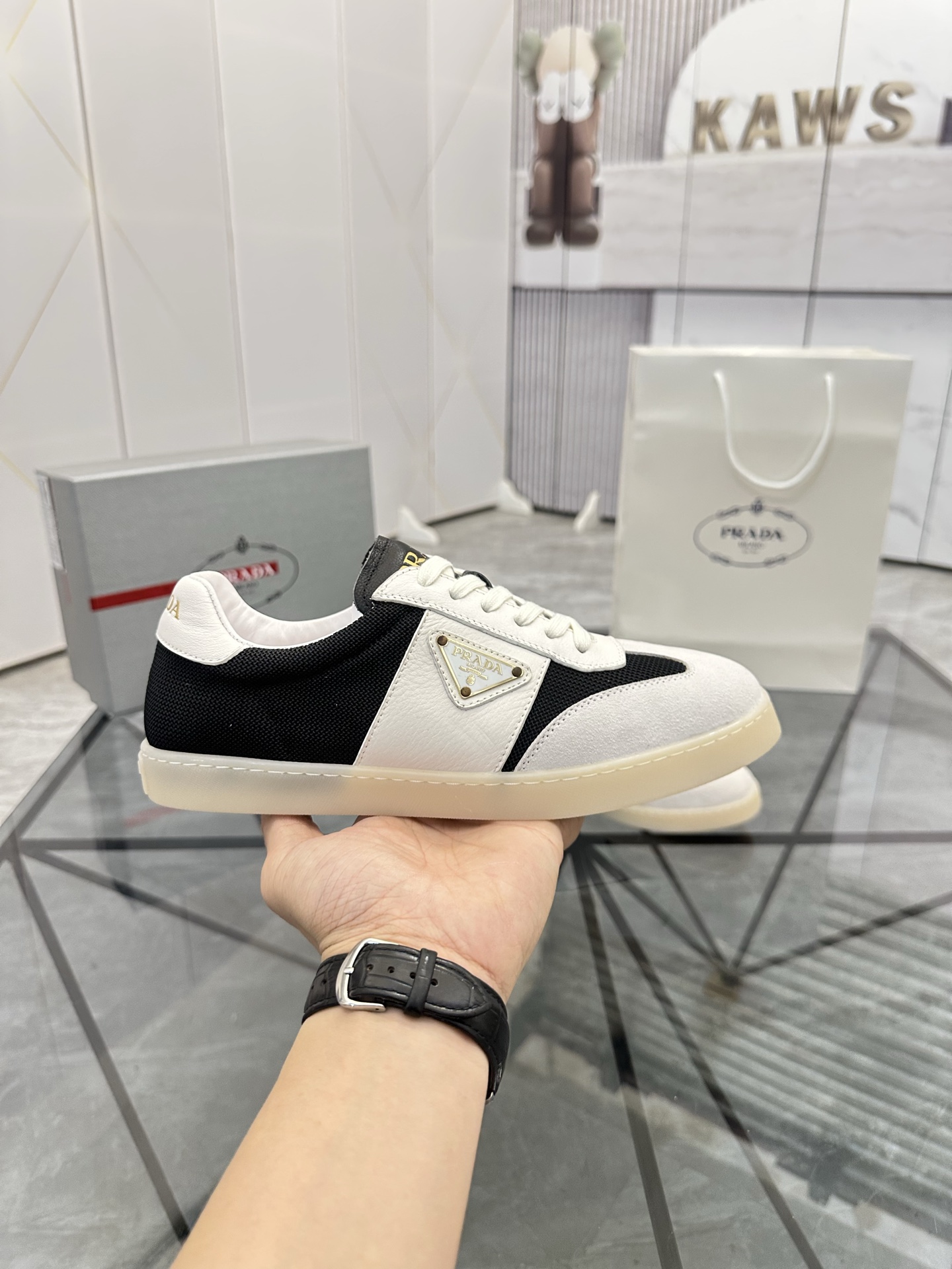 Precio de venta: P250 Calidad superior de gama altaMarca: Prada *"Prada*" mocasines de caña bajaTall