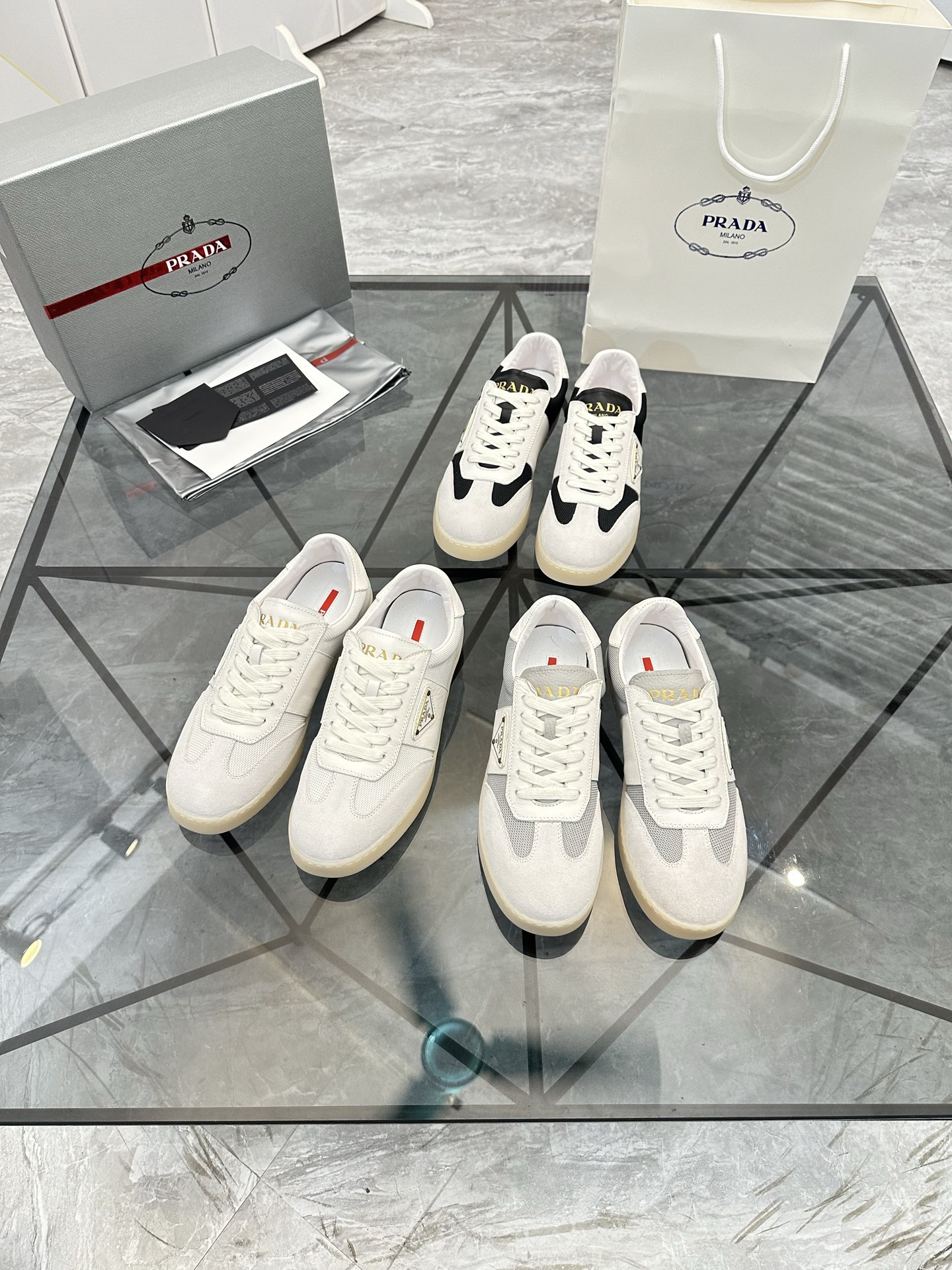 Precio de venta: P250 Calidad superior de gama altaMarca: Prada *"Prada*" mocasines de caña bajaTall