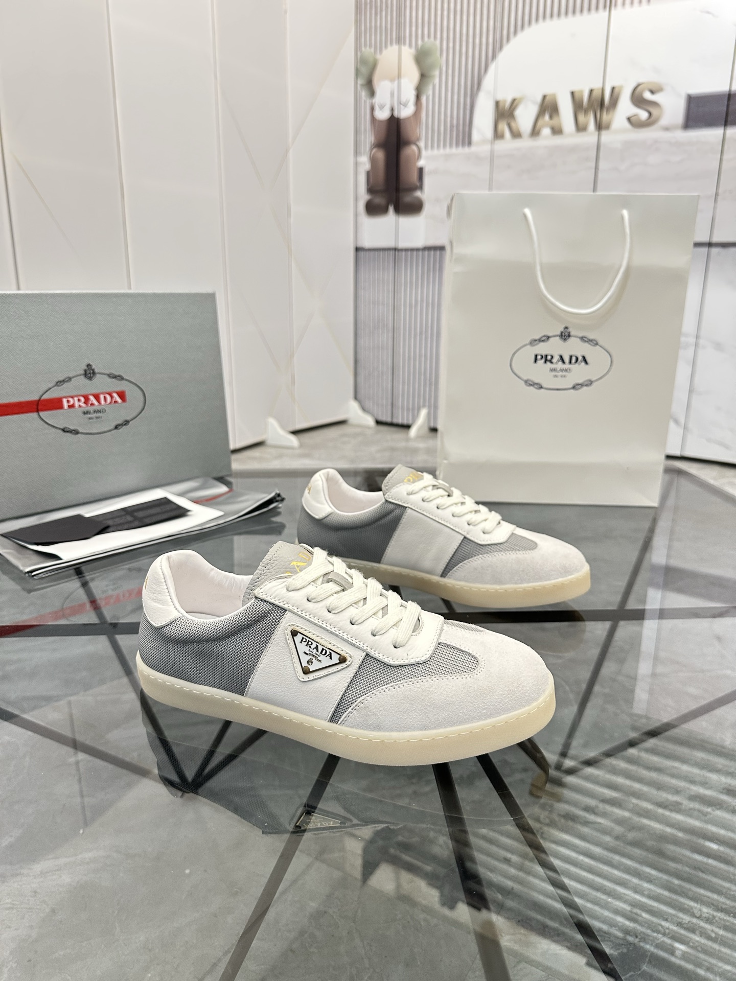 Precio de venta: P250 Calidad superior de gama altaMarca: Prada *"Prada*" mocasines de caña bajaTall