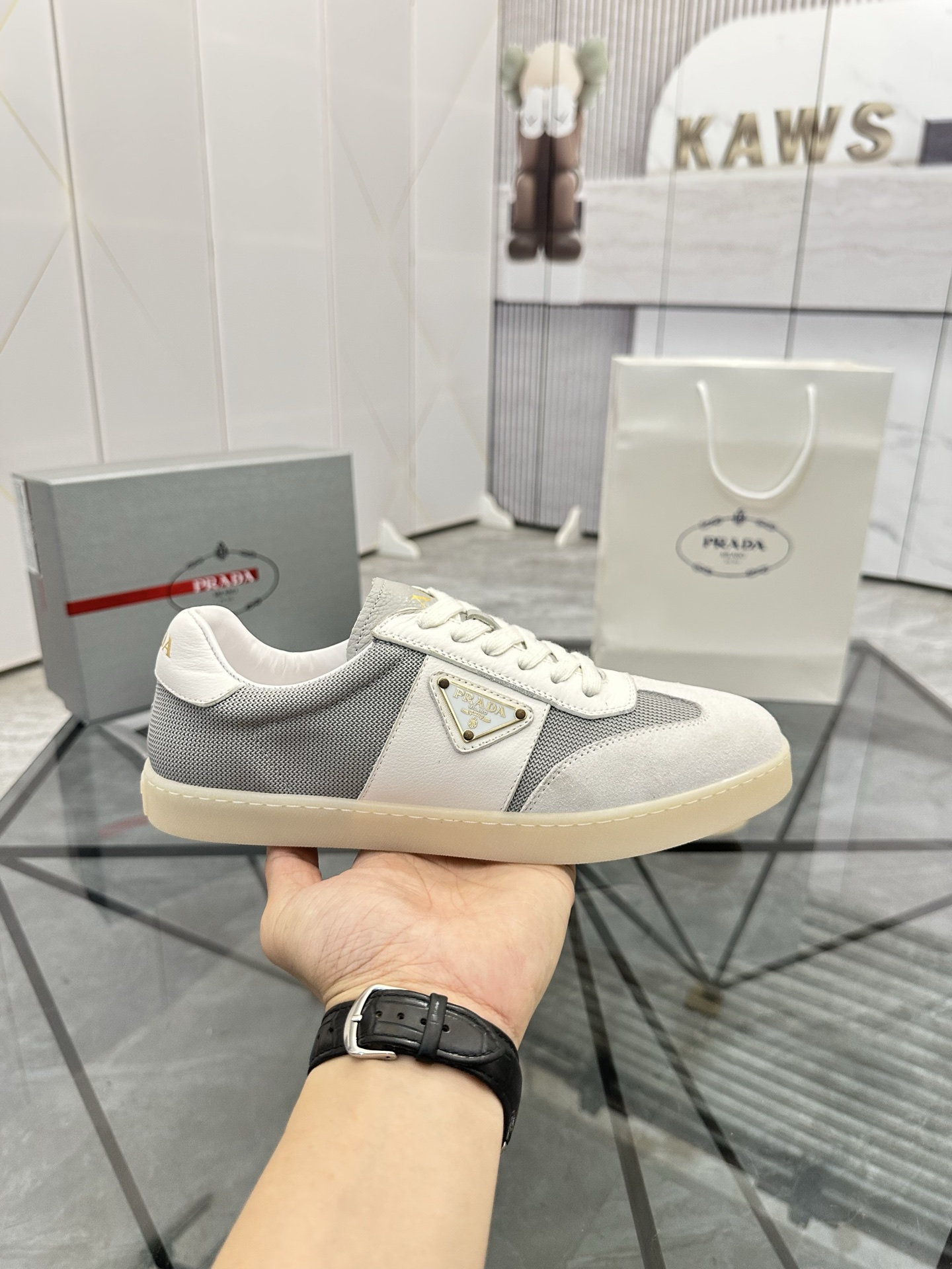 Precio de venta: P250 Calidad superior de gama altaMarca: Prada *"Prada*" mocasines de caña bajaTall