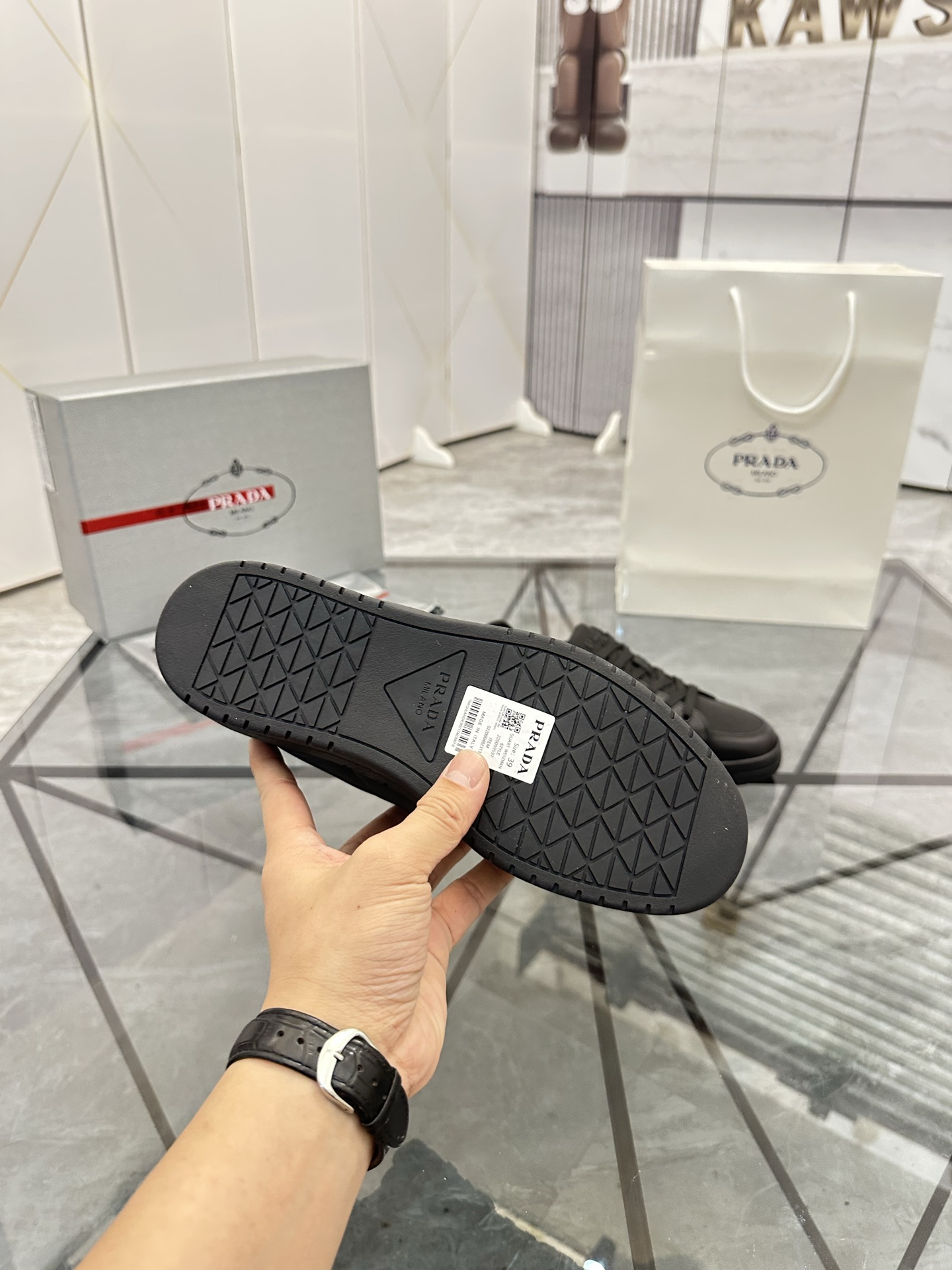 Precio de venta: P250 Calidad superior de gama altaMarca: Prada *"Prada*" mocasines de caña bajaTall