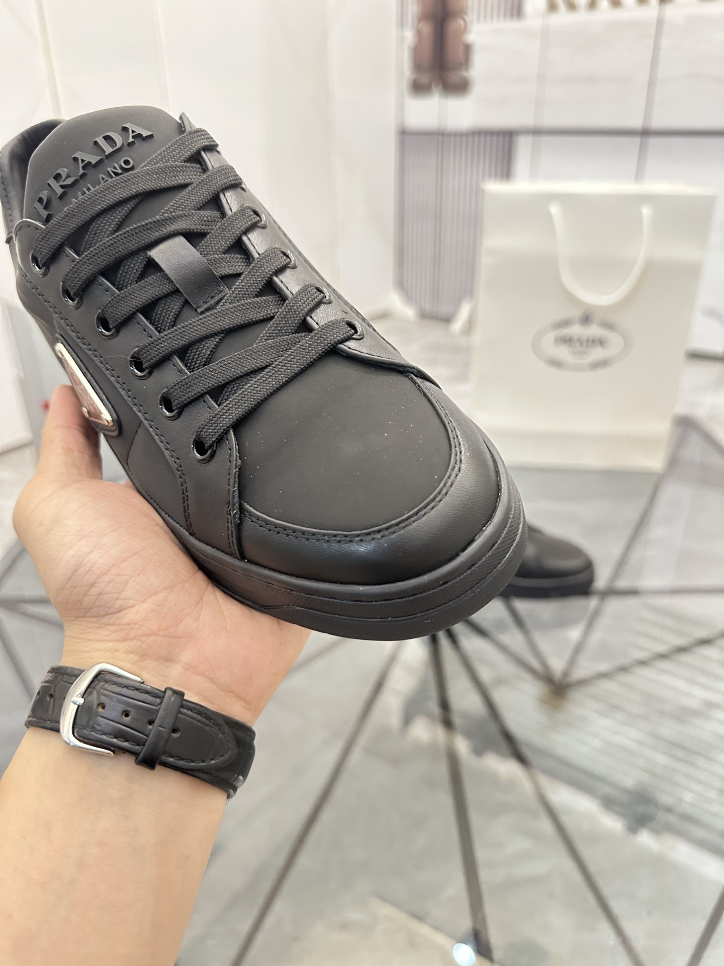 Precio de venta: P250 Calidad superior de gama altaMarca: Prada *"Prada*" mocasines de caña bajaTall