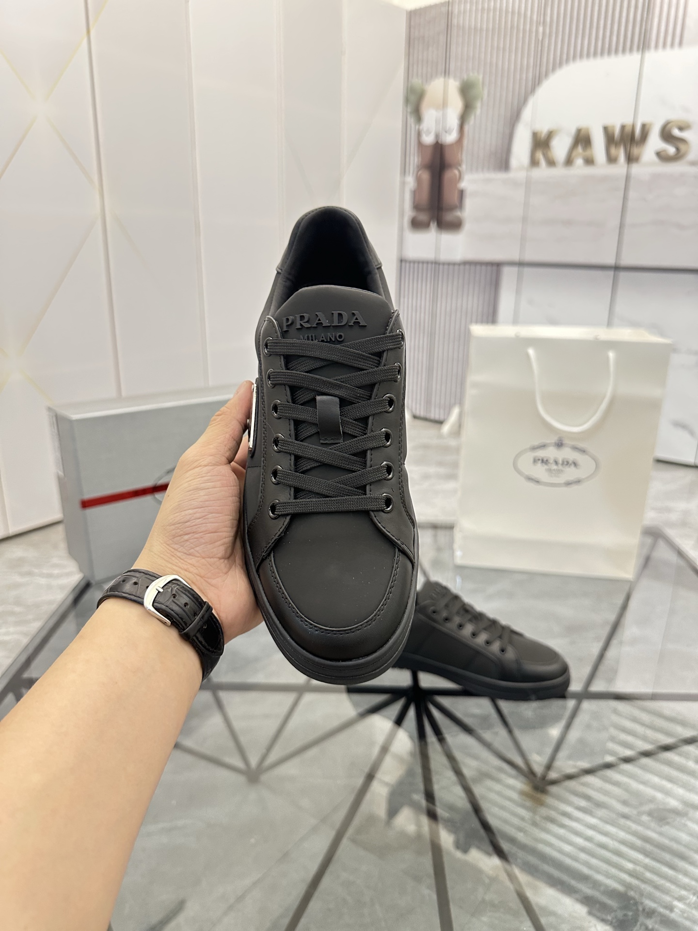 Precio de venta: P250 Calidad superior de gama altaMarca: Prada *"Prada*" mocasines de caña bajaTall
