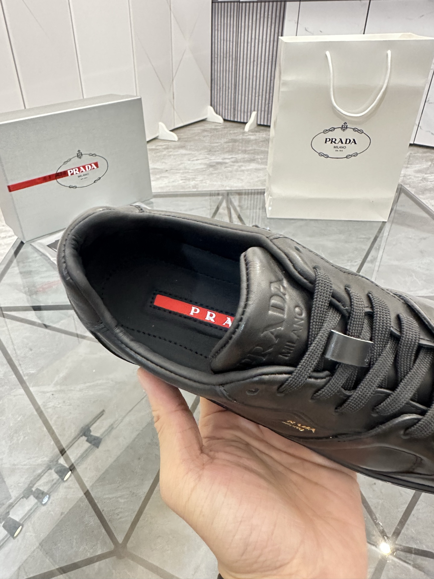Precio de venta: P270 Calidad superior de gama altaMarca: Prada *"Prada*" mocasines de caña bajaTall