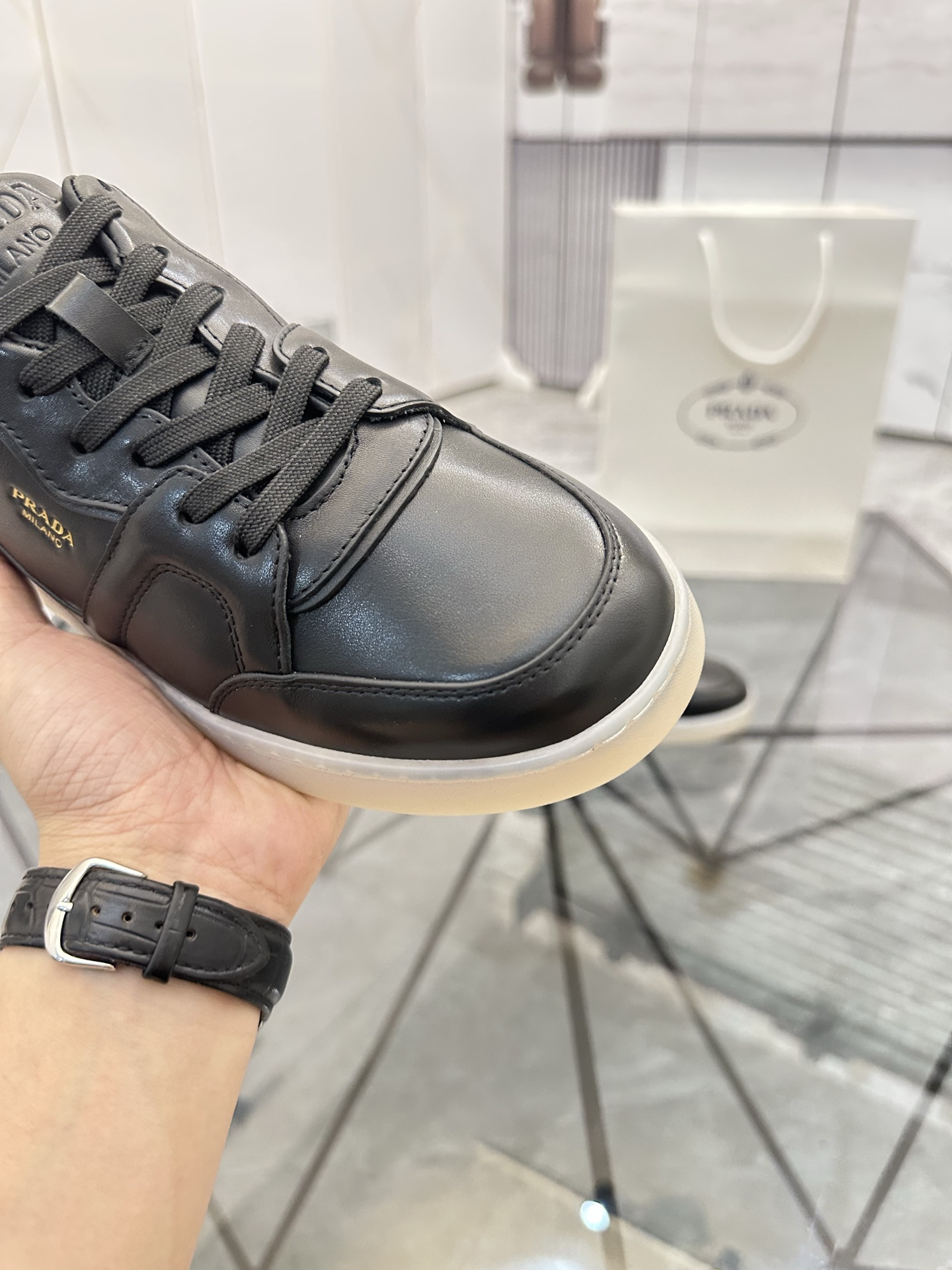 Precio de venta: P270 Calidad superior de gama altaMarca: Prada *"Prada*" mocasines de caña bajaTall