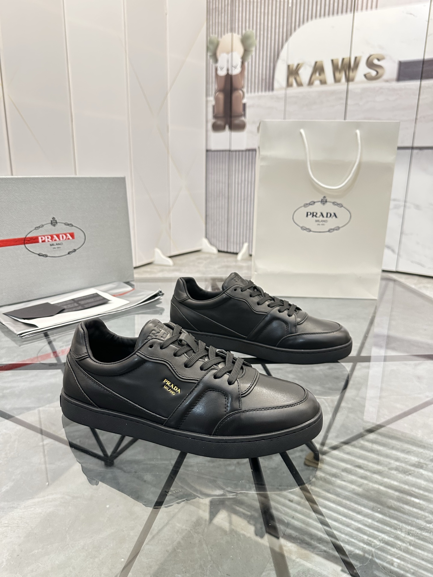 Precio de venta: P270 Calidad superior de gama altaMarca: Prada *"Prada*" mocasines de caña bajaTall