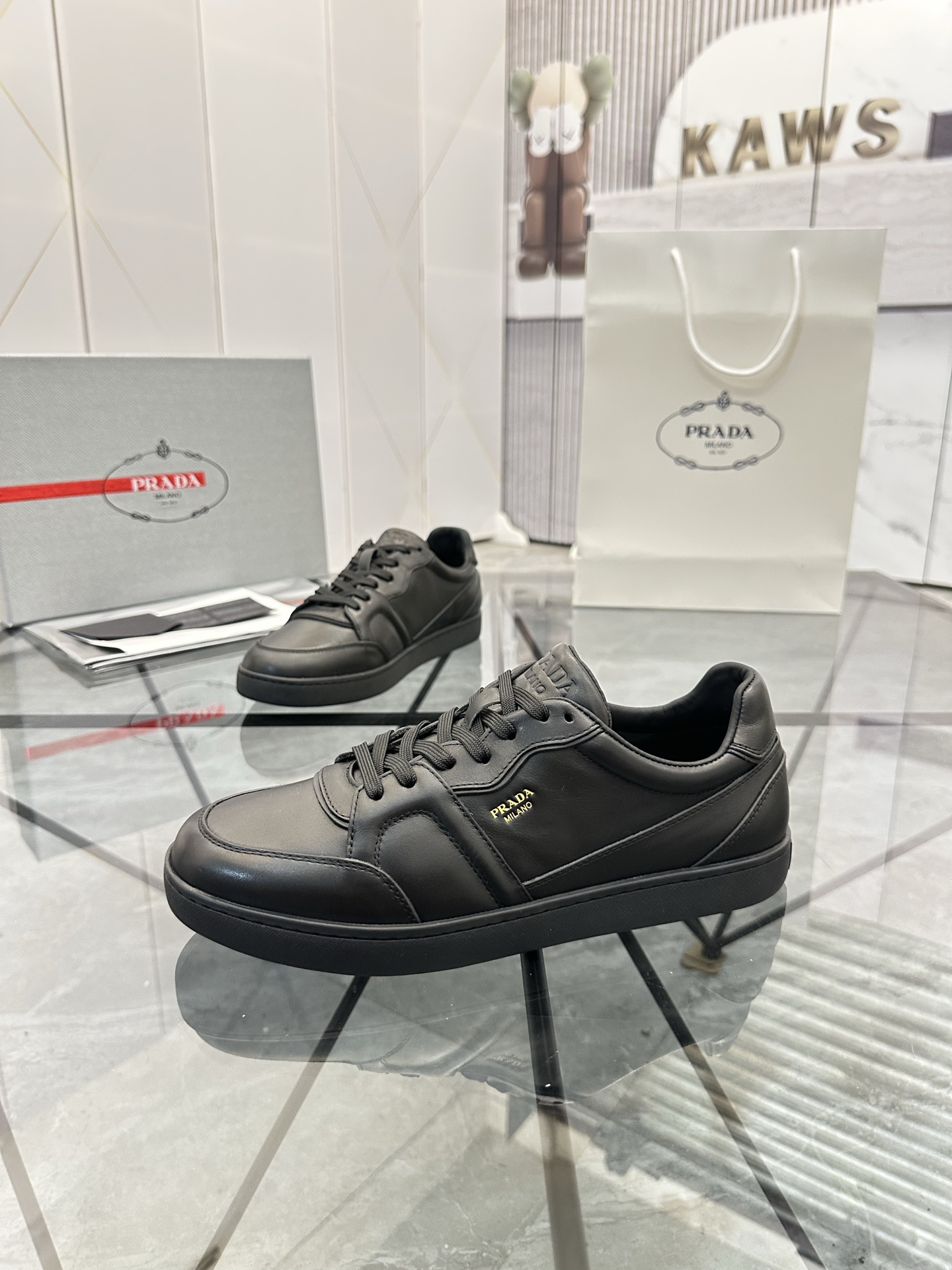 Precio de venta: P270 Calidad superior de gama altaMarca: Prada *