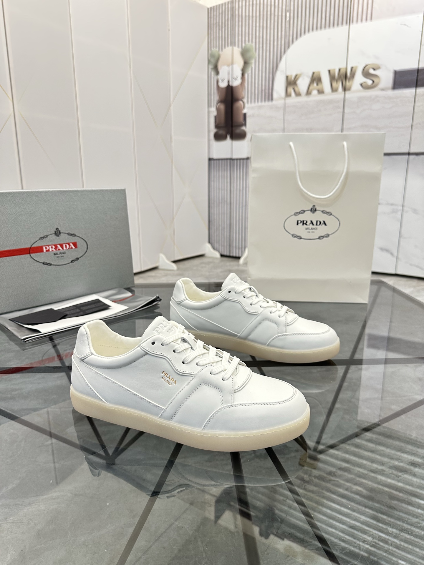 Precio de venta: P270 Calidad superior de gama altaMarca: Prada *"Prada*" mocasines de caña bajaTall