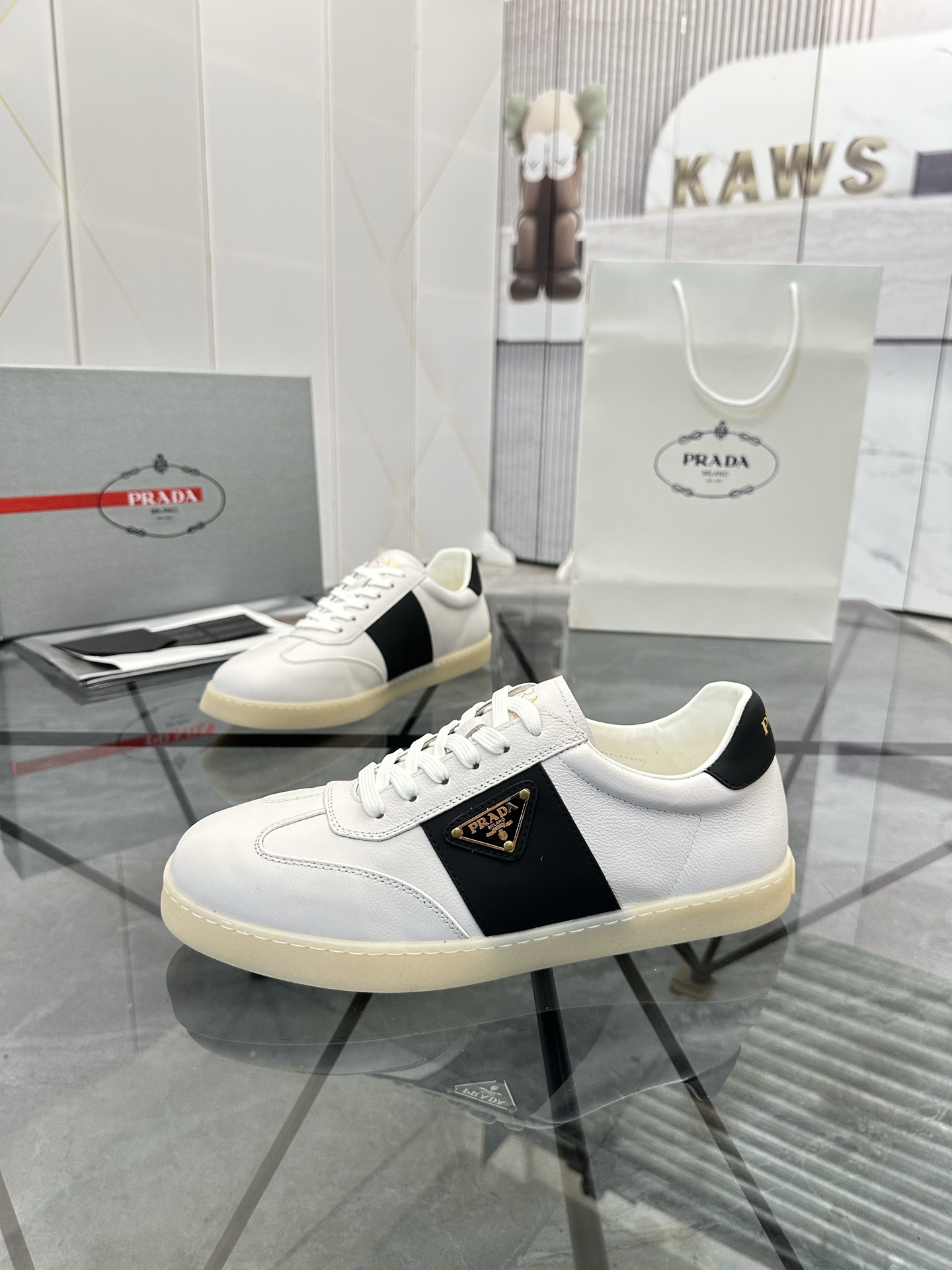 Precio de venta: P250 Artículos de gama alta y calidad superiorMarca: Prada *