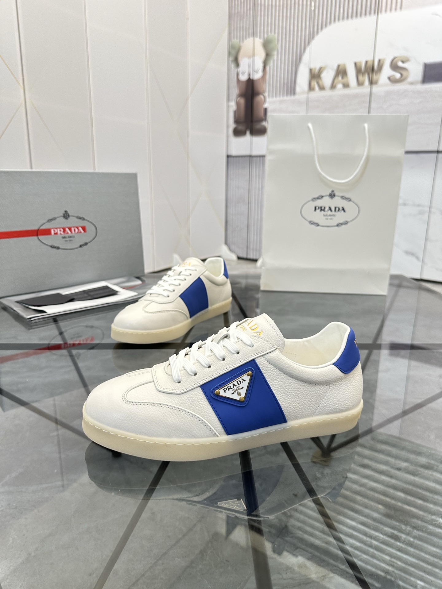 Precio de venta: P250 Artículos de gama alta y calidad superiorMarca: Prada *