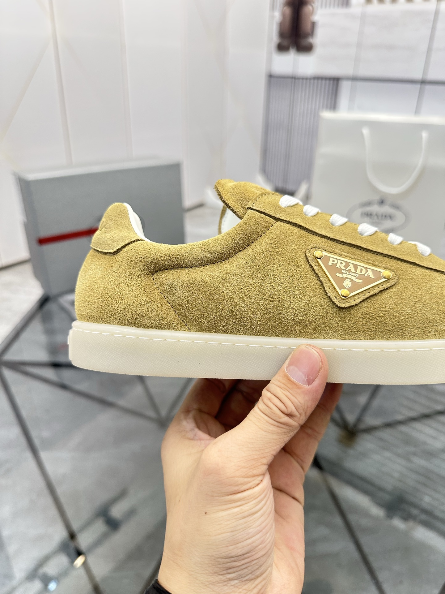 Precio de venta: P250 Calidad superior de gama altaMarca: Prada *"Prada*" mocasines de caña bajaTall