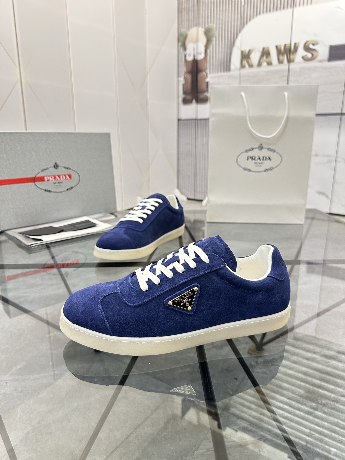 Precio de venta: P250 Calidad superior de gama altaMarca: Prada *