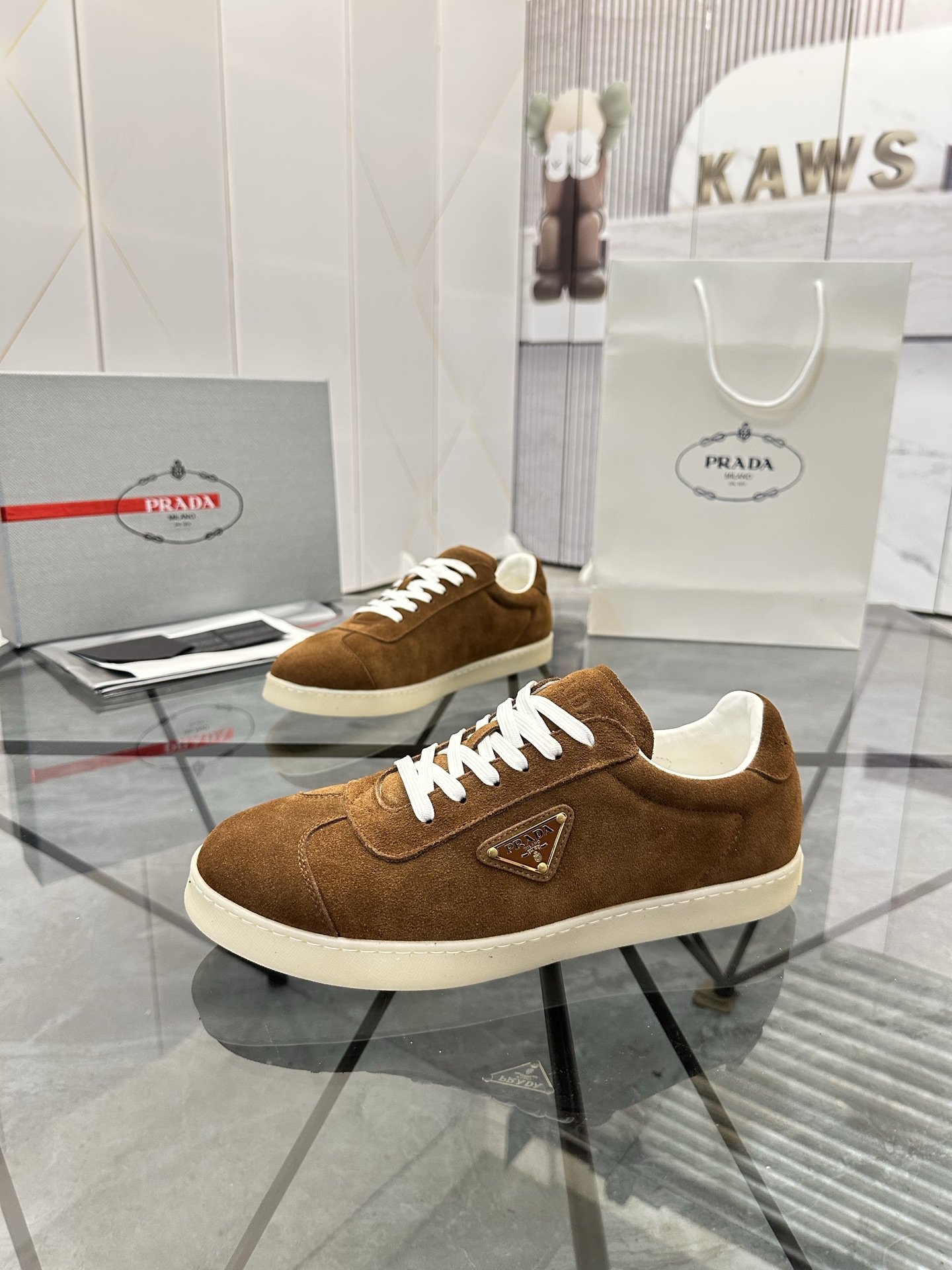 Precio de venta: P250 Calidad superior de gama altaMarca: Prada *