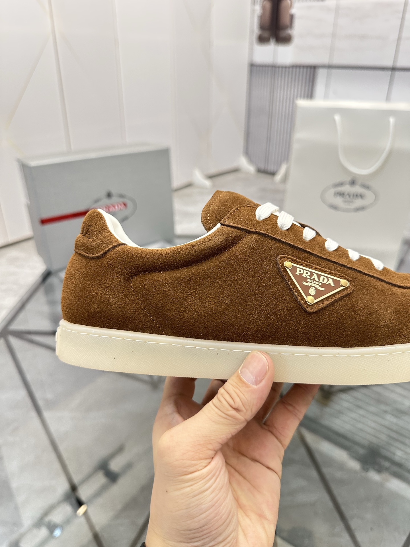 Precio de venta: P250 Calidad superior de gama altaMarca: Prada *"Prada*" mocasines de caña bajaTall