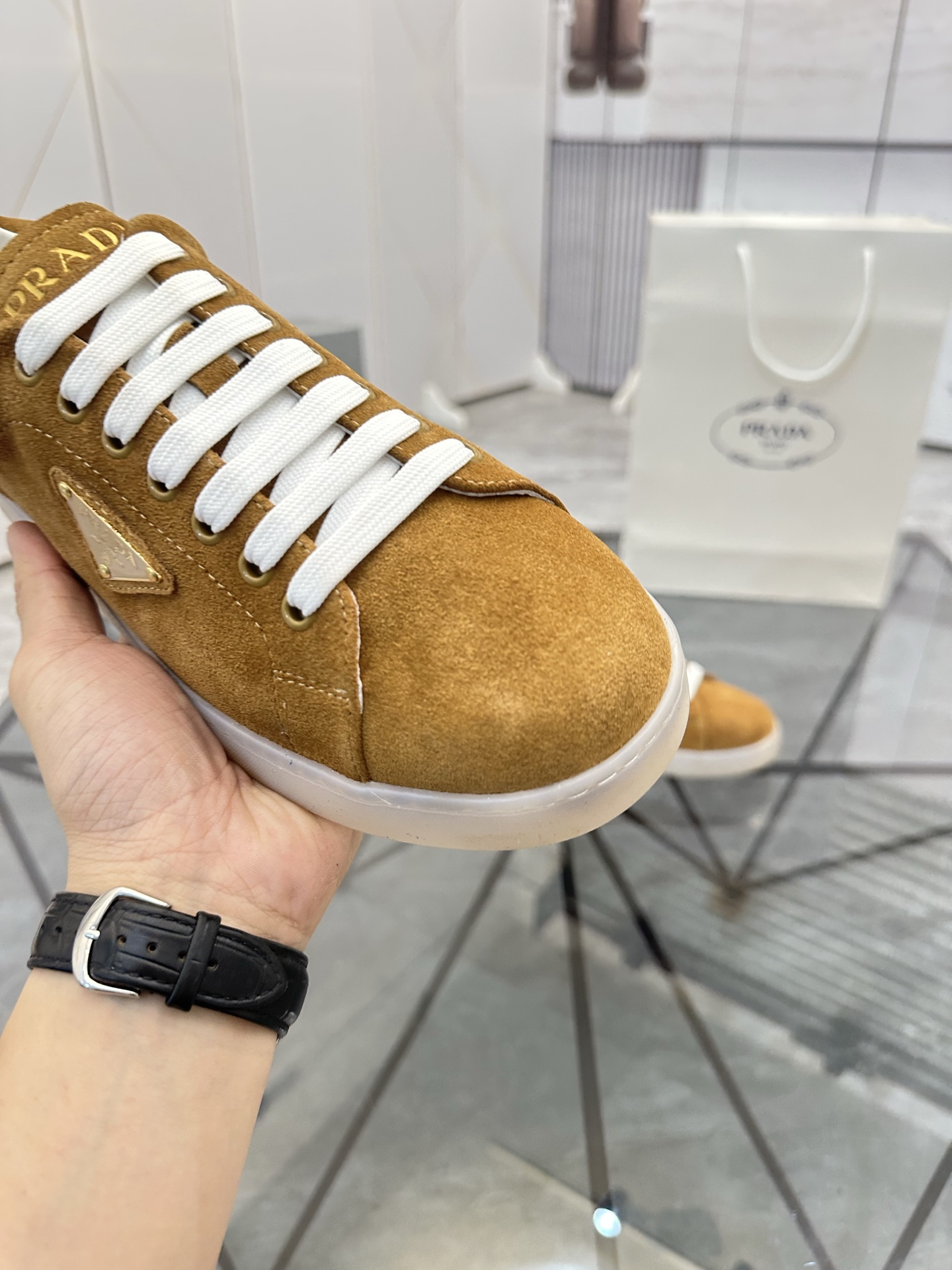 Precio de venta: P250 Calidad superior de gama altaMarca: Prada *"Prada*" mocasines de caña bajaTall