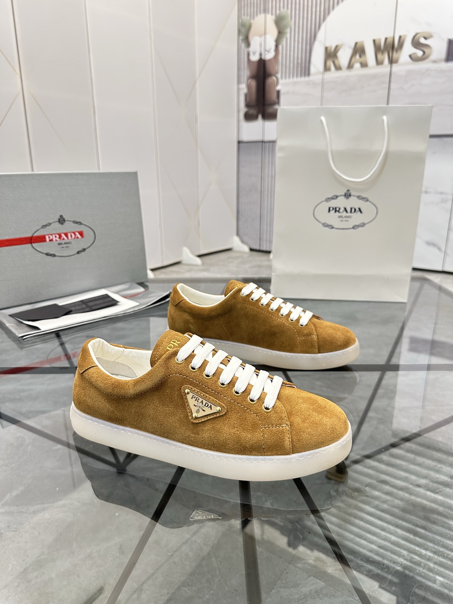 Precio de venta: P250 Calidad superior de gama altaMarca: Prada *"Prada*" mocasines de caña bajaTall