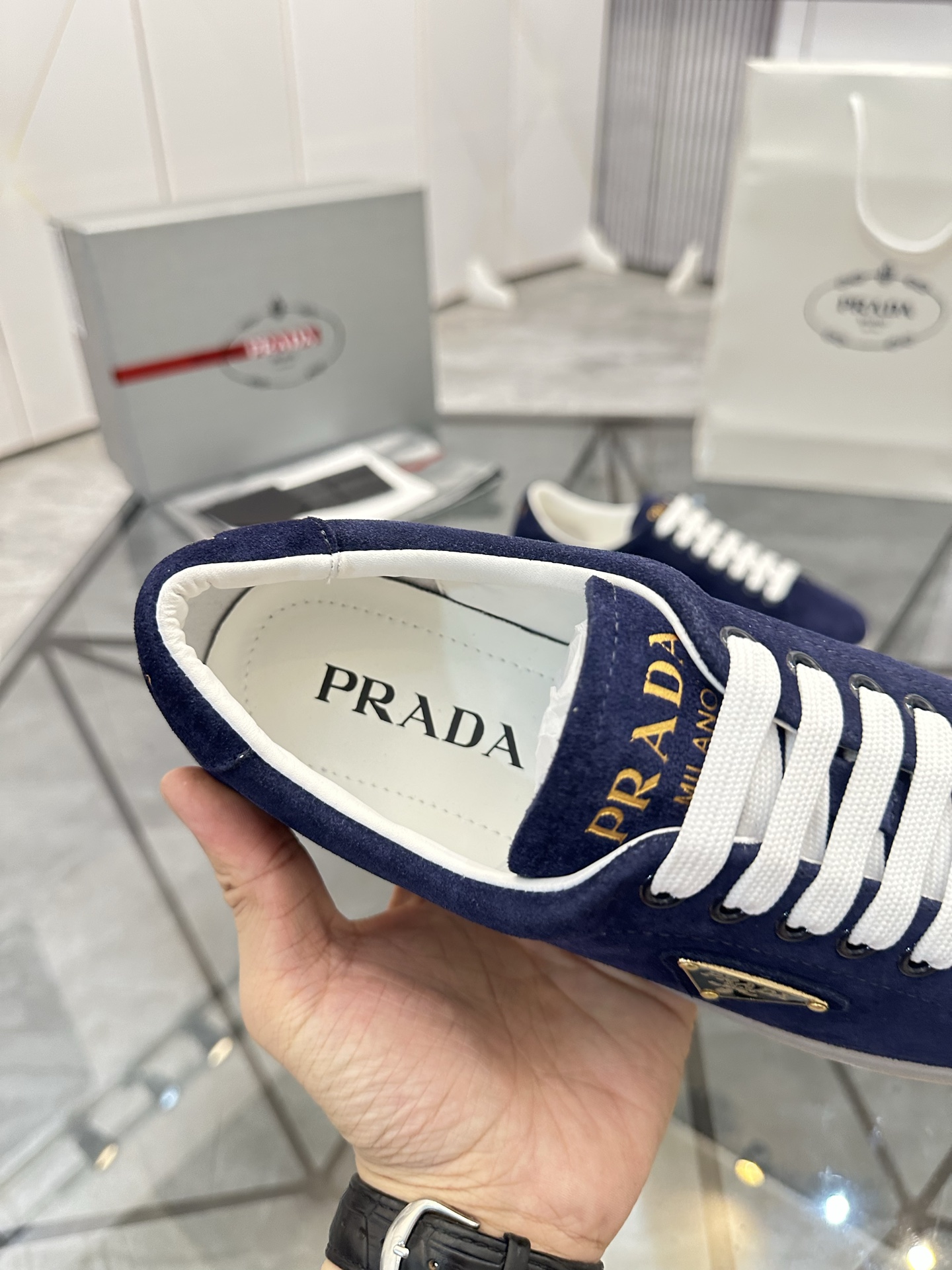 Precio de venta: P250 Calidad superior de gama altaMarca: Prada *"Prada*" mocasines de caña bajaTall