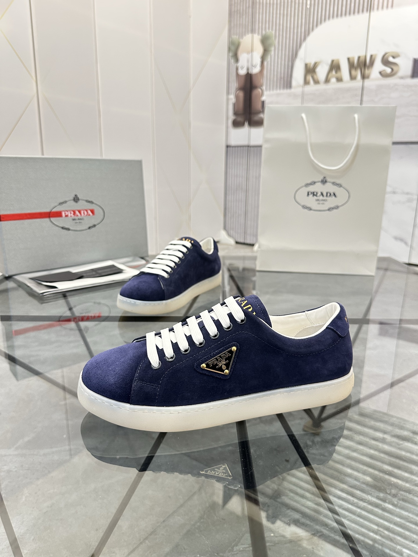 Precio de venta: P250 Calidad superior de gama altaMarca: Prada *