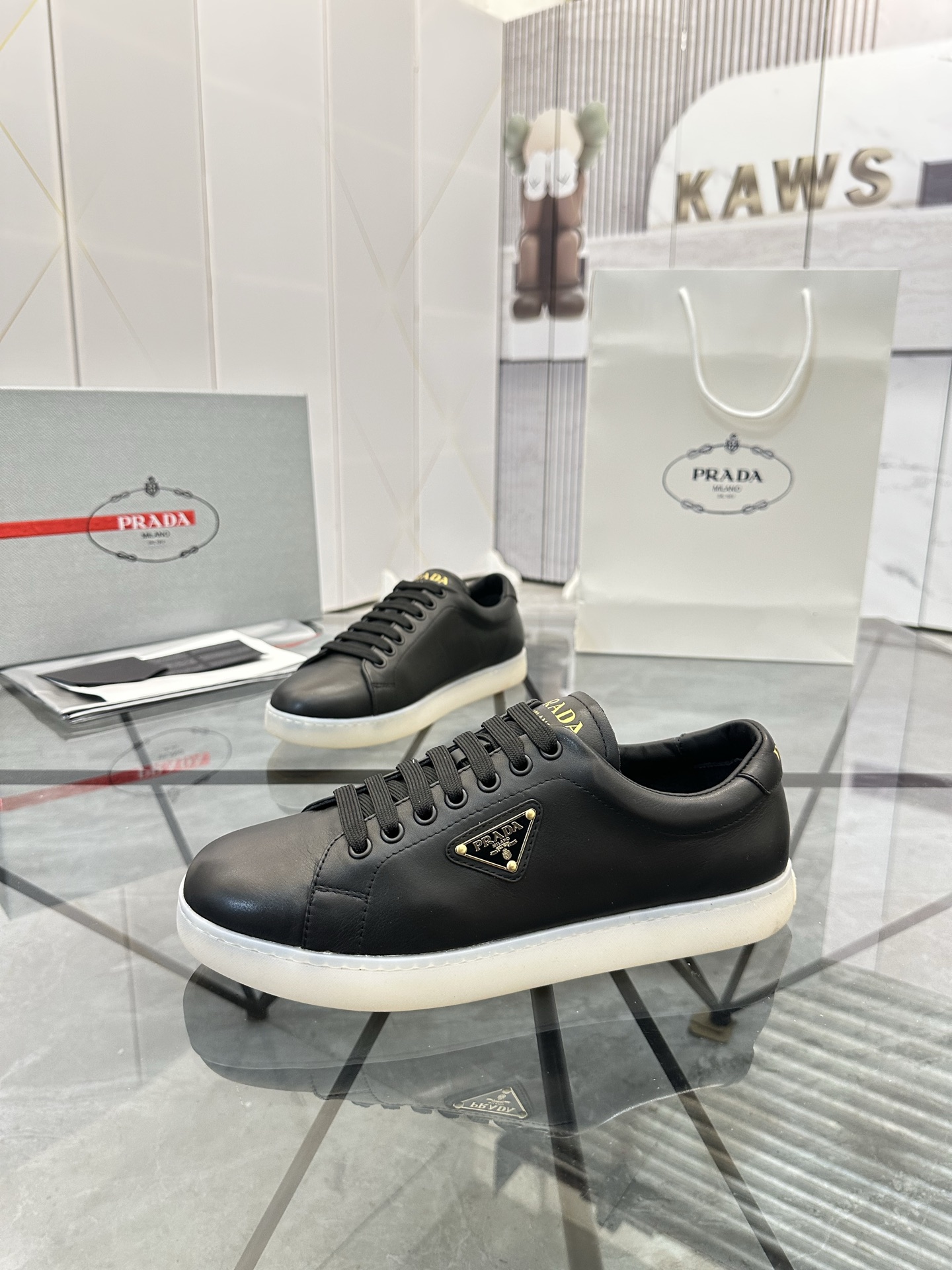 Precio de venta: P250 Artículos de gama alta y calidad superiorMarca: Prada *