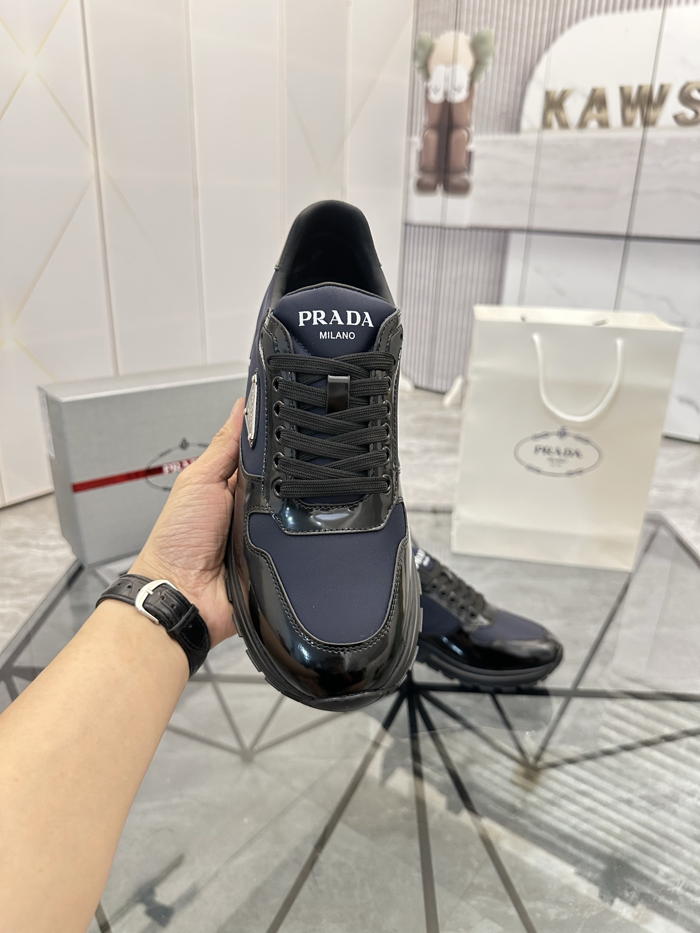 Precio de venta: P270 Artículos de alta gama y calidad superiorMarca: Prada *"Prada*" lowtop loafers
