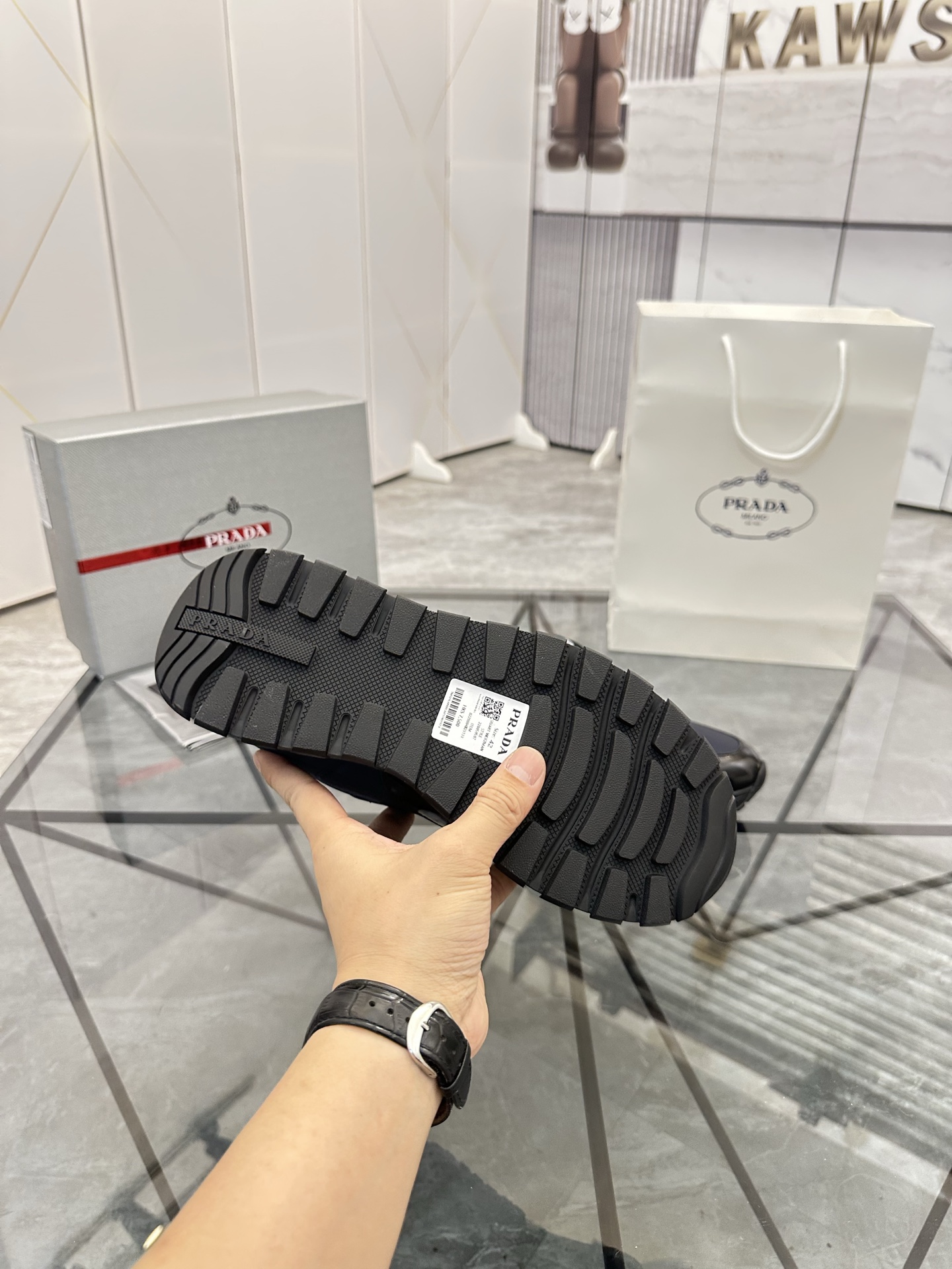 Precio de venta: P270 Artículos de alta gama y calidad superiorMarca: Prada *"Prada*" lowtop loafers