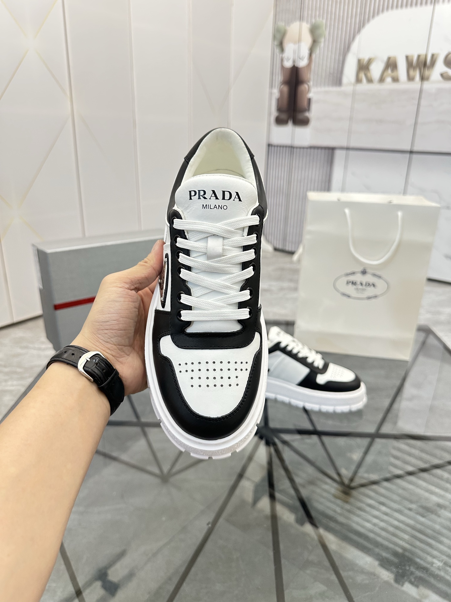 Precio de venta: P290 Artículos de alta gama y máxima calidadMarca: Prada *"Prada*" mocasines de cañ