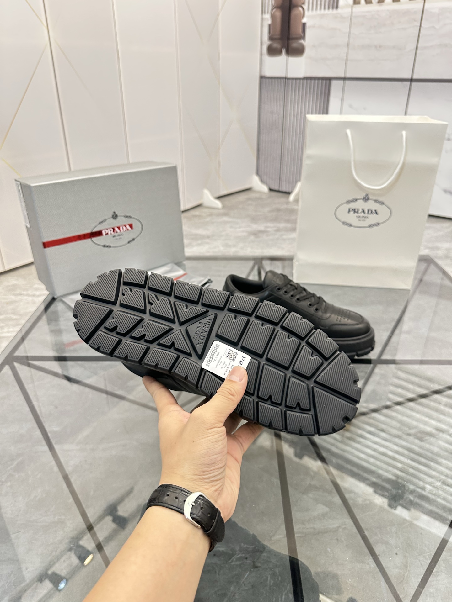 Precio de venta: P290 Artículos de alta gama y máxima calidadMarca: Prada *"Prada*" mocasines de cañ