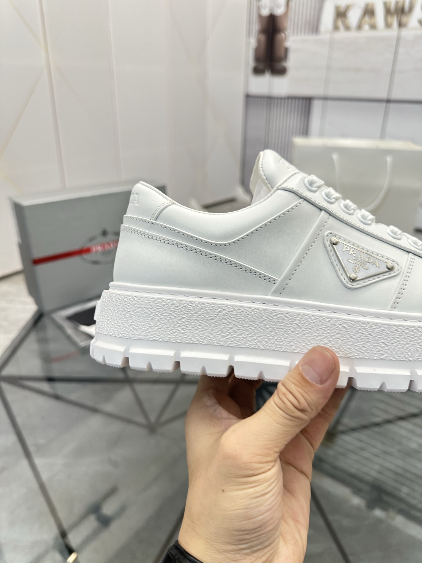 Precio de venta: P290 Artículos de alta gama y máxima calidadMarca: Prada *"Prada*" mocasines de cañ