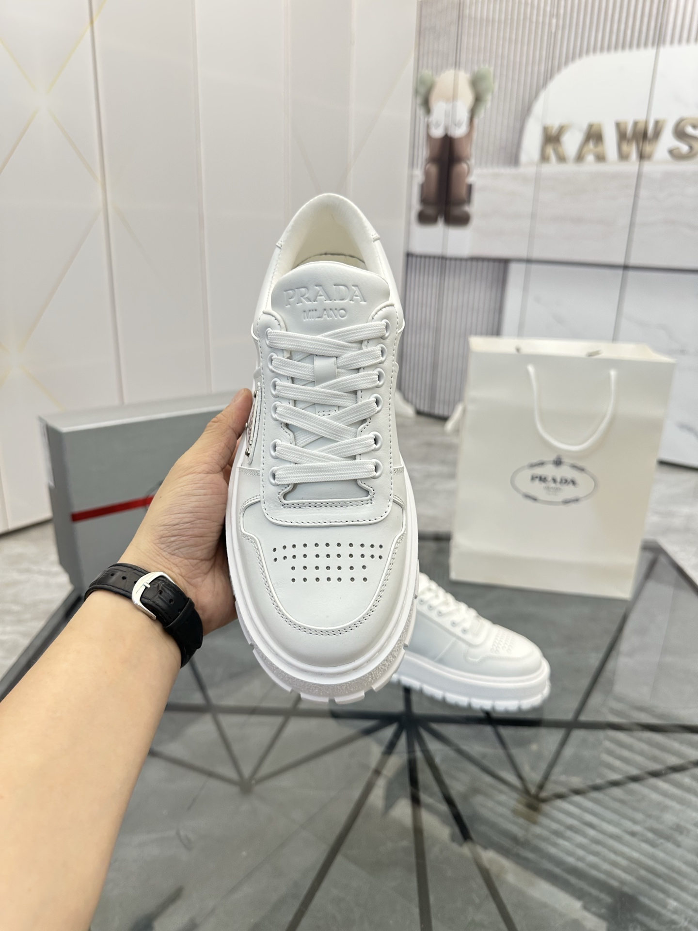 Precio de venta: P290 Artículos de alta gama y máxima calidadMarca: Prada *"Prada*" mocasines de cañ
