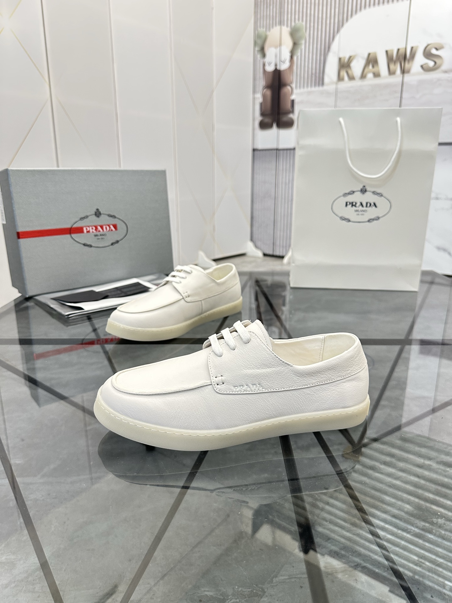 Precio de venta: P250 Artículos de gama alta y calidad superiorMarca: Prada *