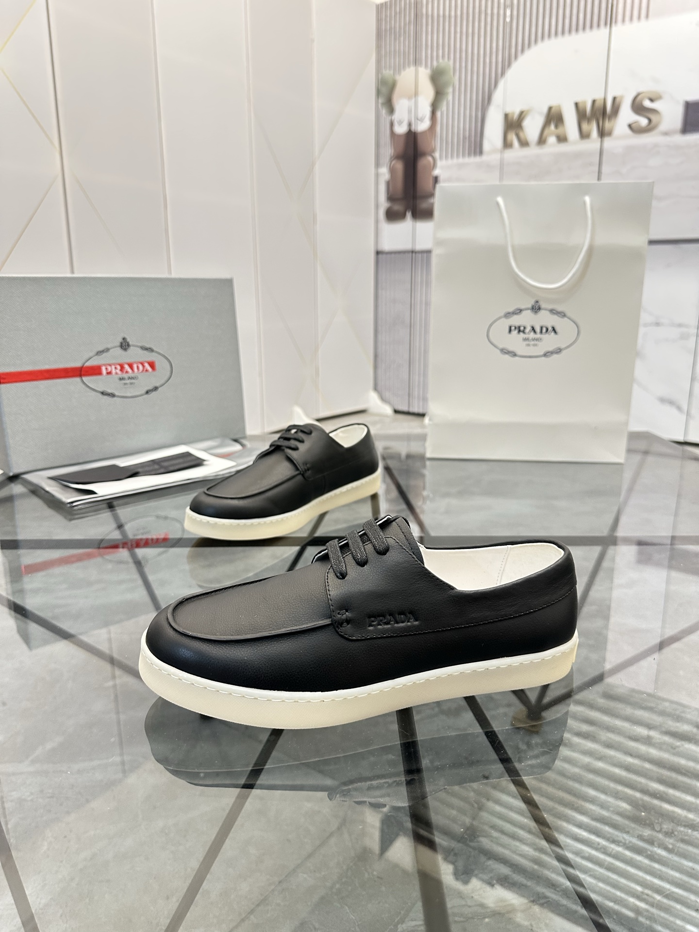 Precio de venta: P250 Artículos de gama alta y calidad superiorMarca: Prada *