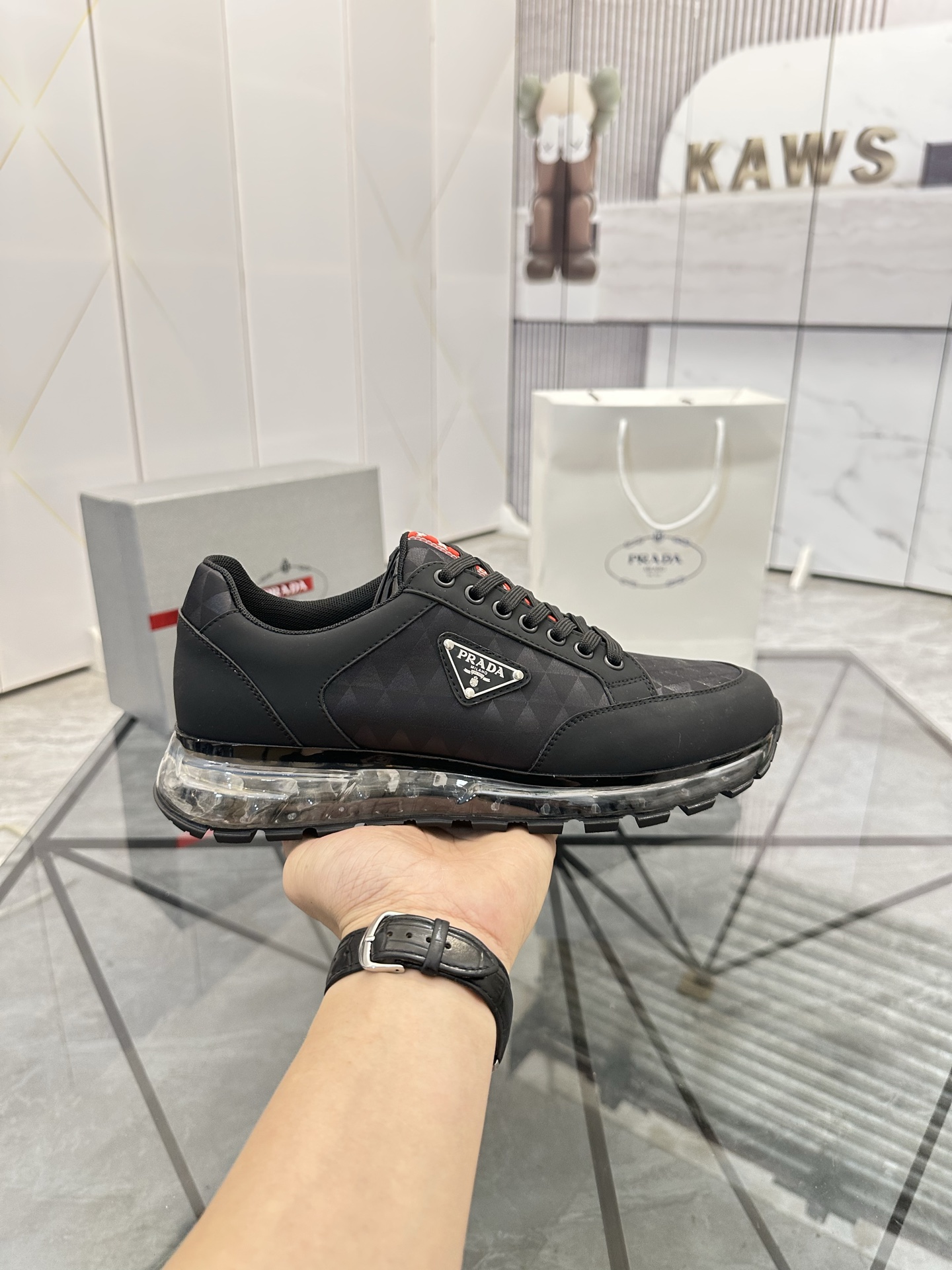 Precio de venta: P310 Artículos de alta gama y máxima calidadMarca: Prada *"Prada*" mocasines de cañ