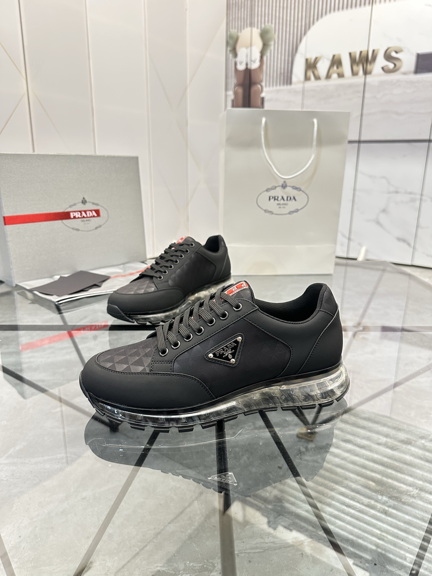 Precio de venta: P310 Artículos de alta gama y máxima calidadMarca: Prada *