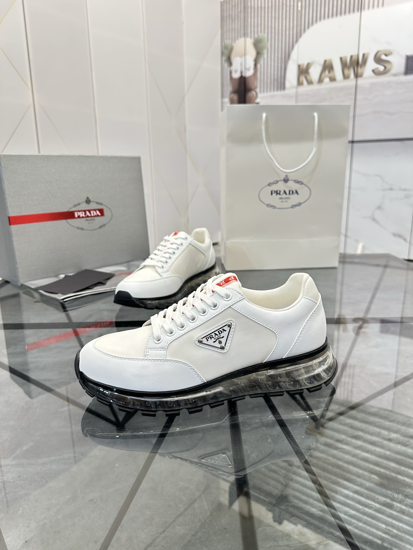 Precio de venta: P310 Artículos de alta gama y máxima calidadMarca: Prada *