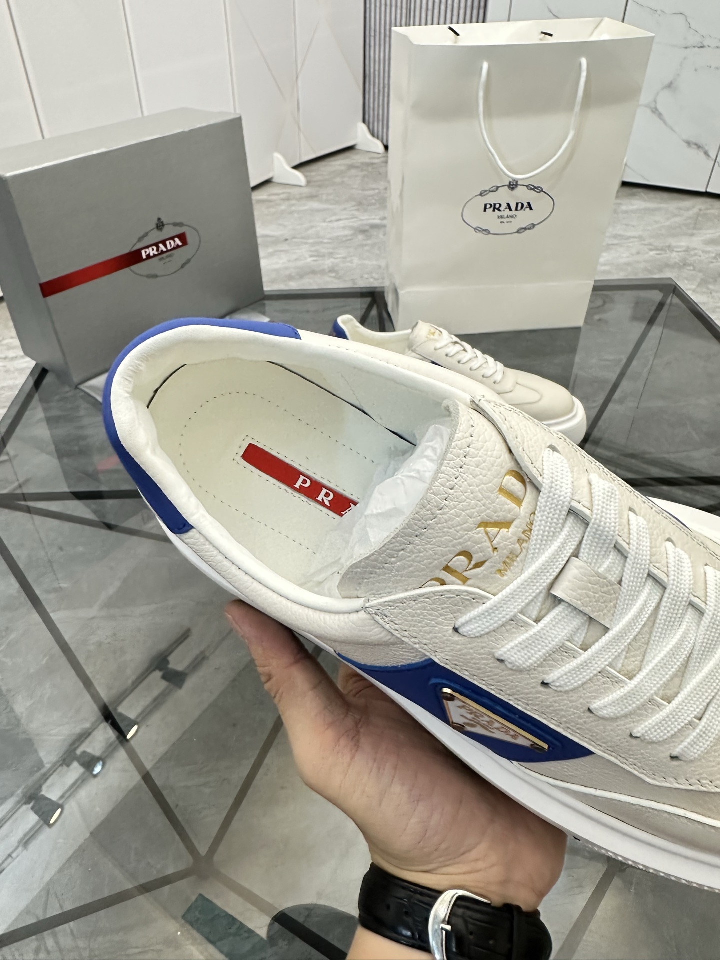 Precio de venta: P270 Artículos de alta gama y máxima calidadMarca: Prada *"Prada*" mocasines de cañ