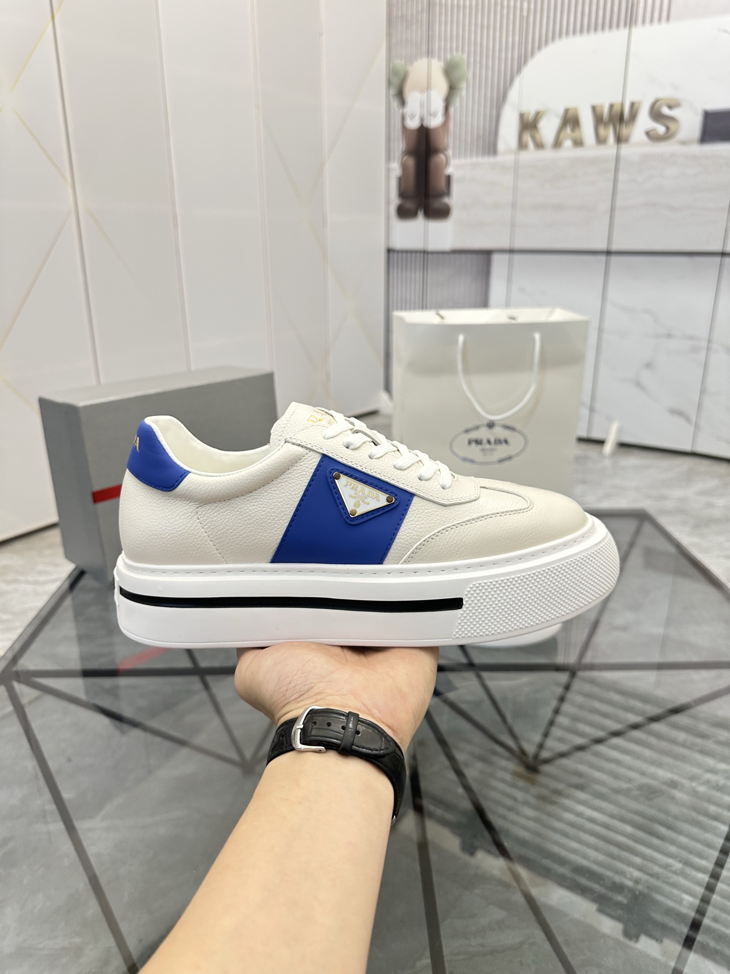 Precio de venta: P270 Artículos de alta gama y máxima calidadMarca: Prada *"Prada*" mocasines de cañ