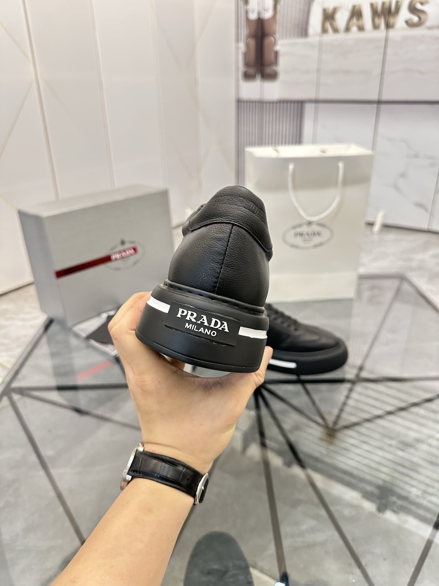 Precio de venta: P270 Artículos de alta gama y máxima calidadMarca: Prada *"Prada*" mocasines de cañ