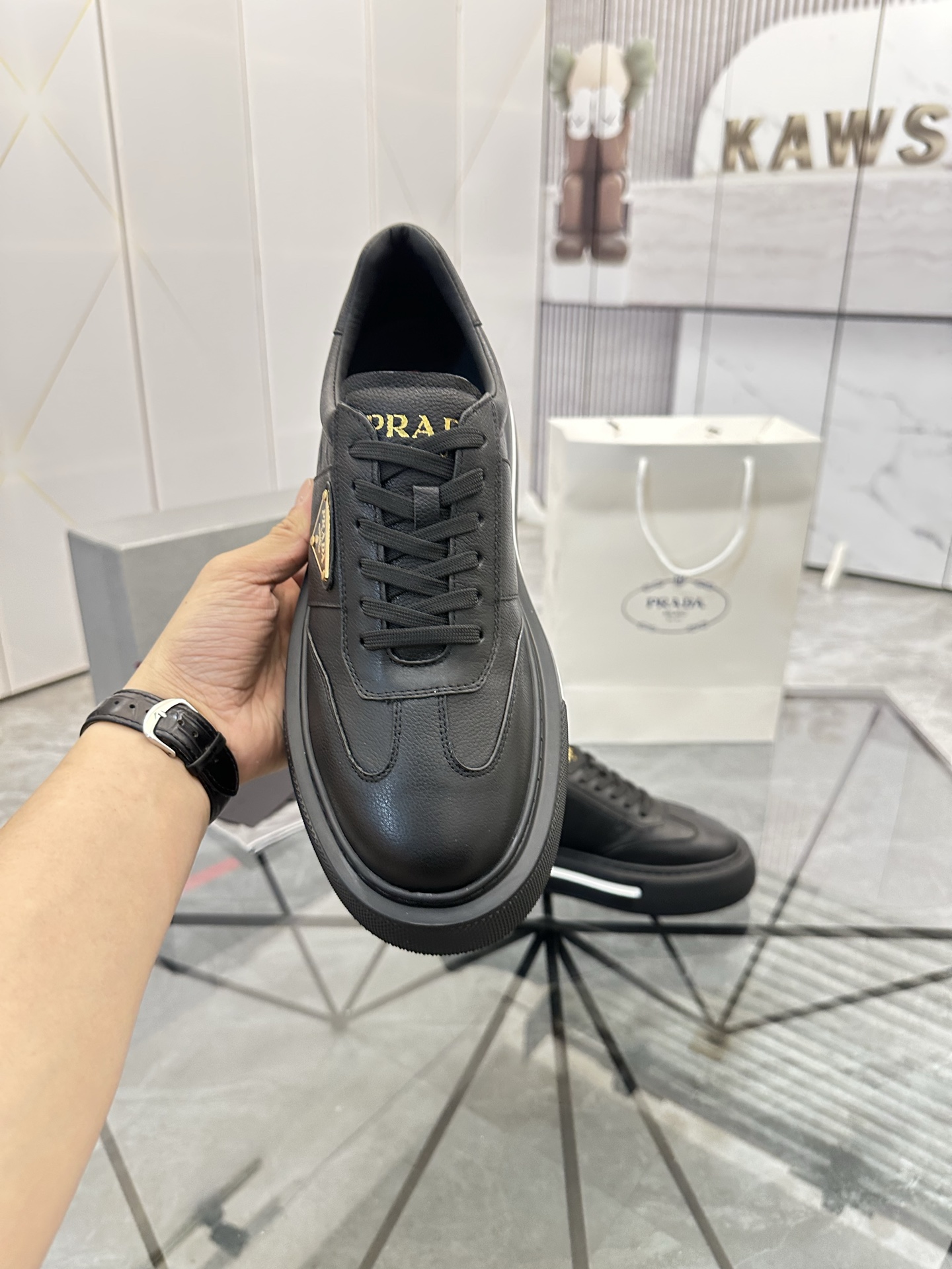 Precio de venta: P270 Artículos de alta gama y máxima calidadMarca: Prada *"Prada*" mocasines de cañ