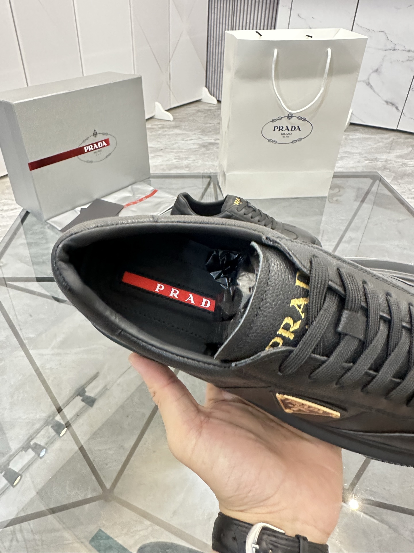 Precio de venta: P270 Artículos de alta gama y máxima calidadMarca: Prada *"Prada*" mocasines de cañ
