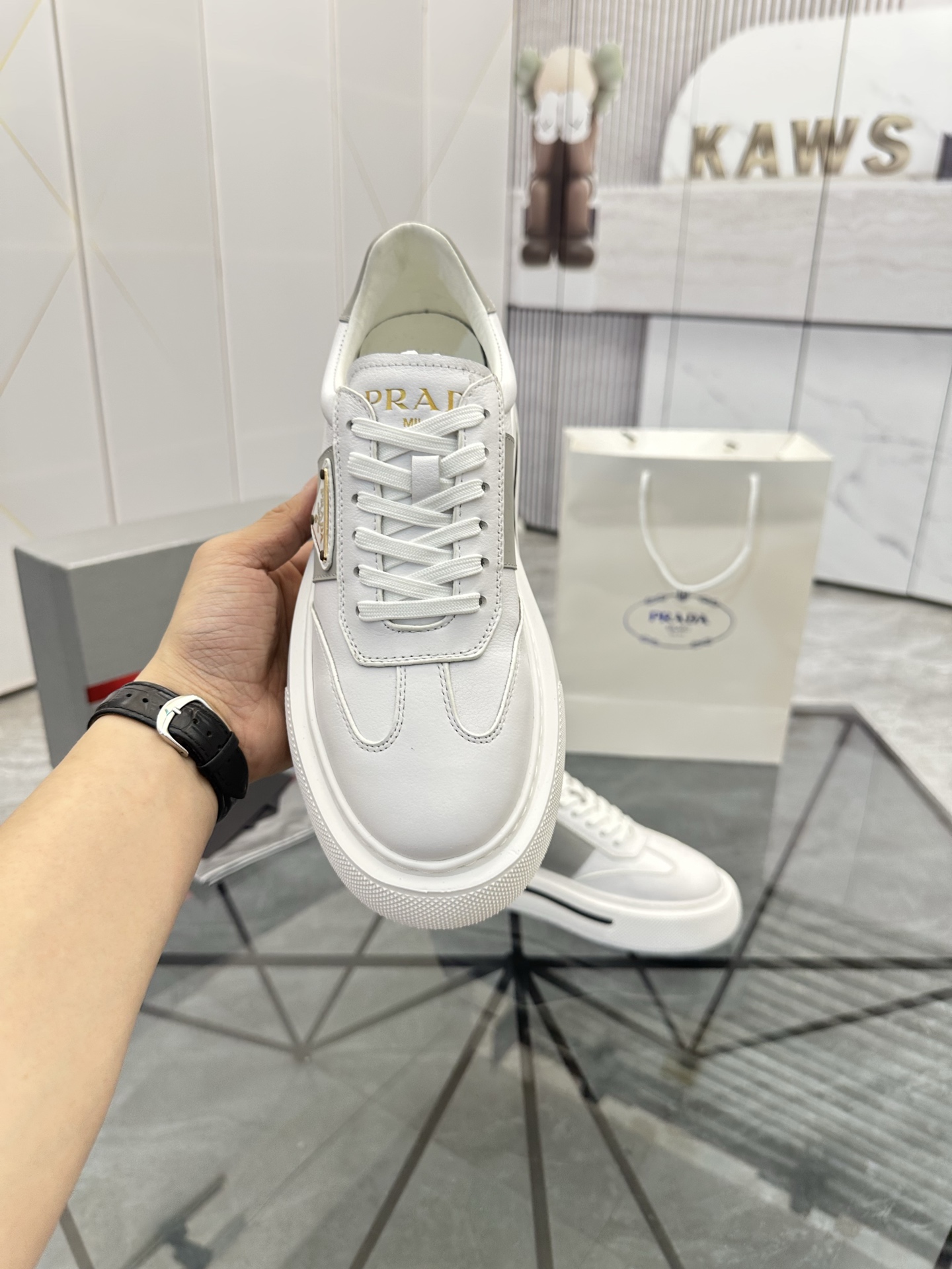 Precio de venta: P270 Artículos de alta gama y máxima calidadMarca: Prada *"Prada*" mocasines de cañ