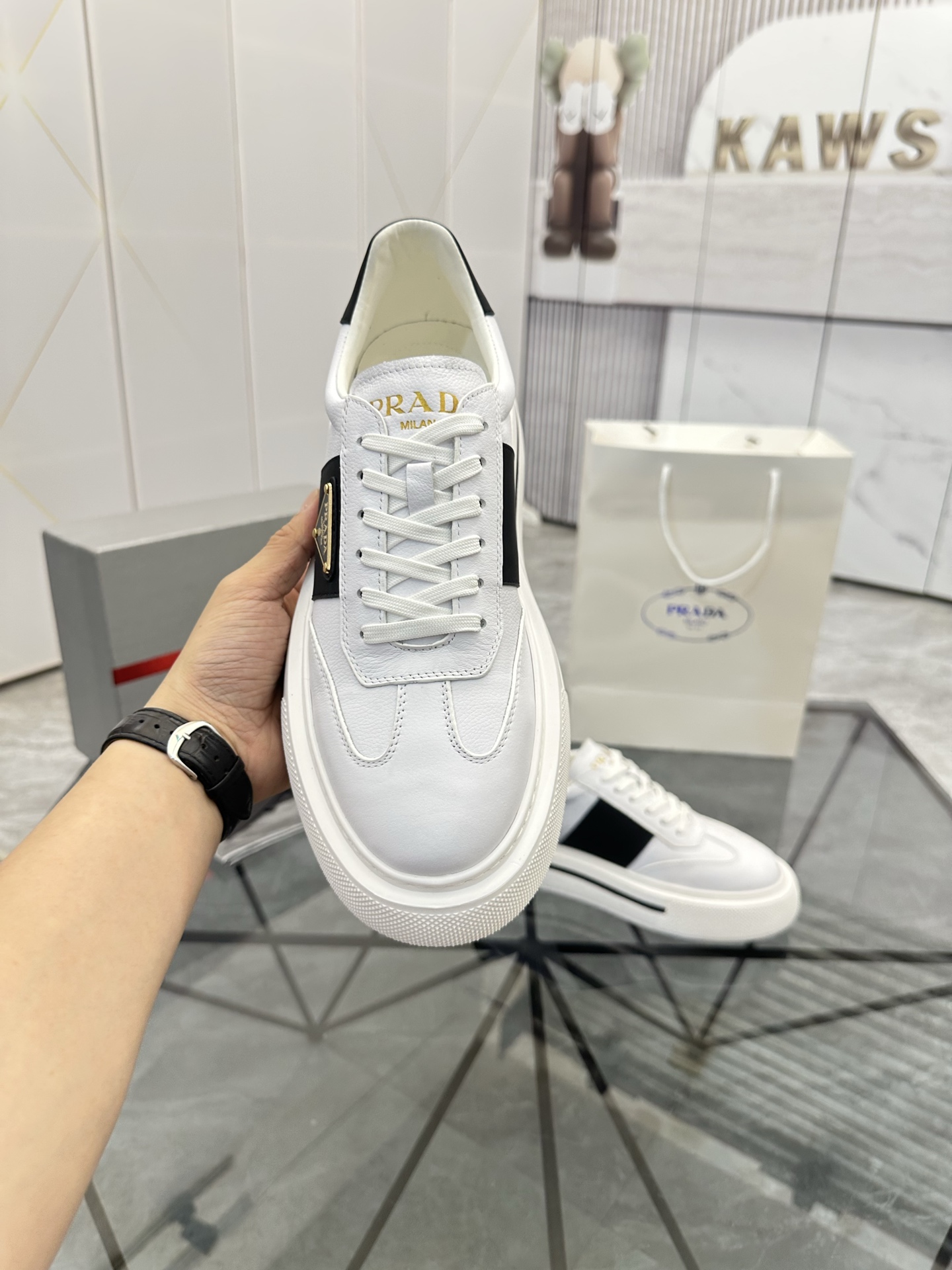 Precio de venta: P270 Artículos de alta gama y máxima calidadMarca: Prada *"Prada*" mocasines de cañ