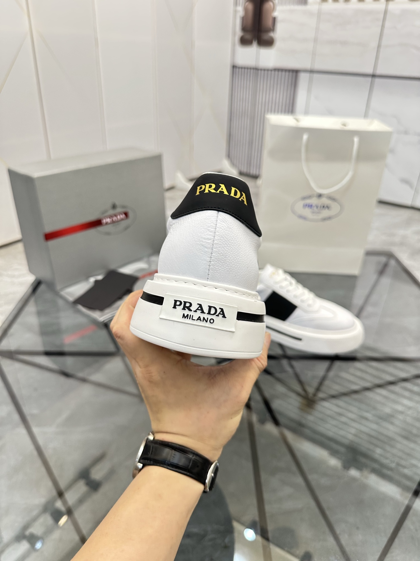 Precio de venta: P270 Artículos de alta gama y máxima calidadMarca: Prada *"Prada*" mocasines de cañ