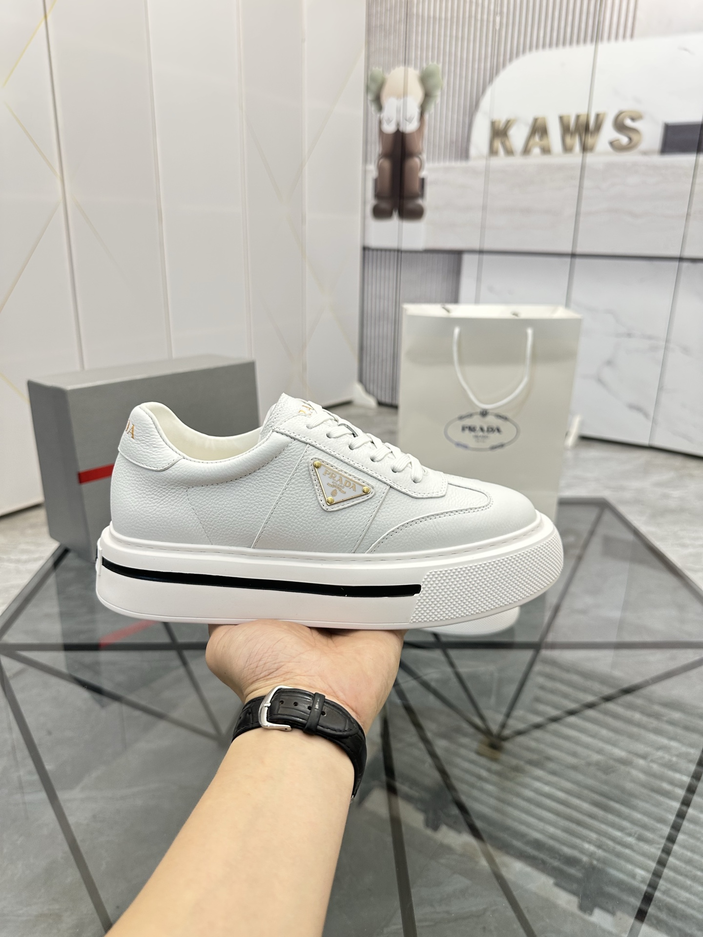 Precio de venta: P270 Artículos de alta gama y máxima calidadMarca: Prada *"Prada*" mocasines de cañ