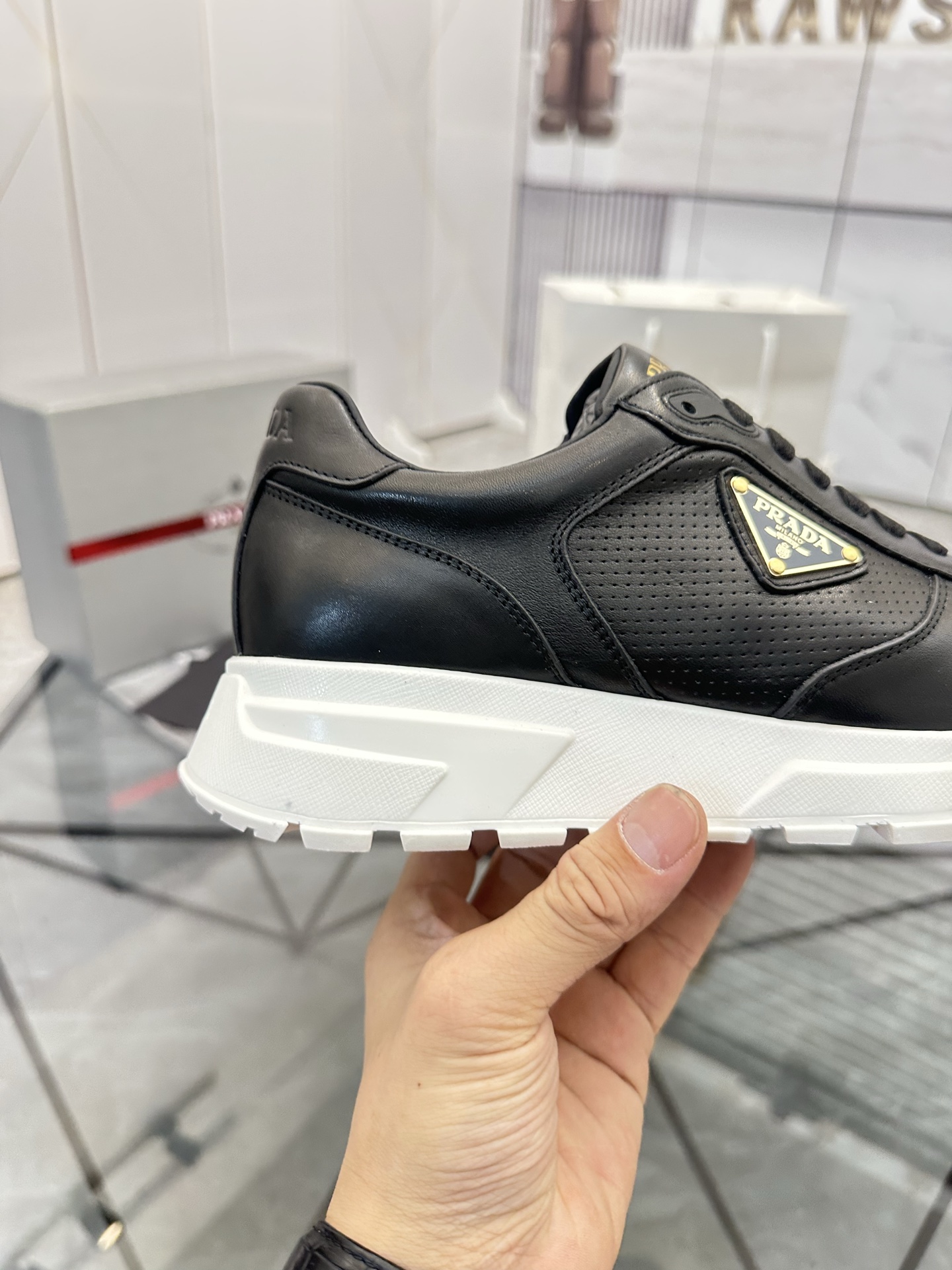 Precio de venta: P270 Artículos de alta gama y máxima calidadMarca: Prada *"Prada*" mocasines de cañ