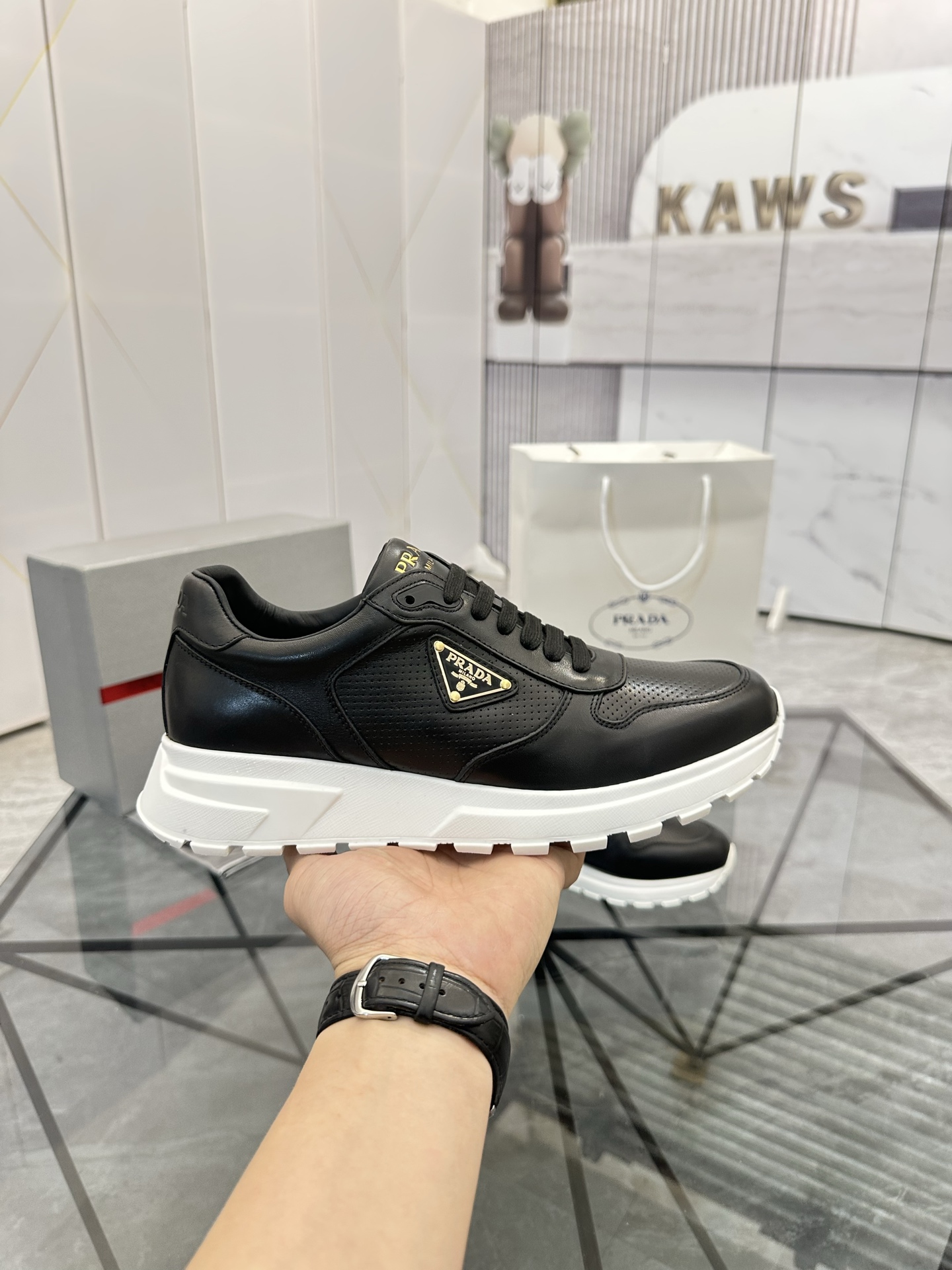 Precio de venta: P270 Artículos de alta gama y máxima calidadMarca: Prada *"Prada*" mocasines de cañ