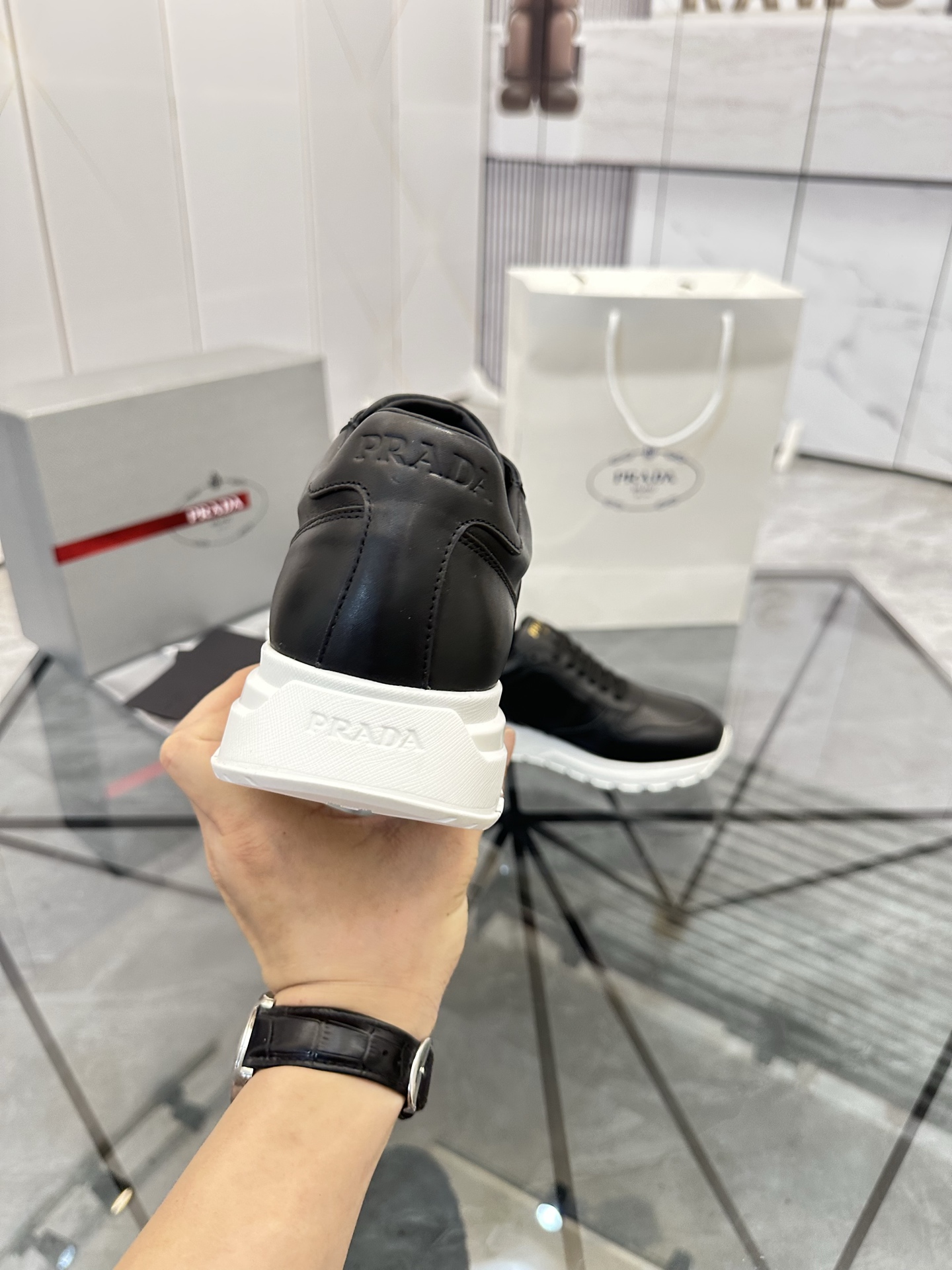 Precio de venta: P270 Artículos de alta gama y máxima calidadMarca: Prada *"Prada*" mocasines de cañ