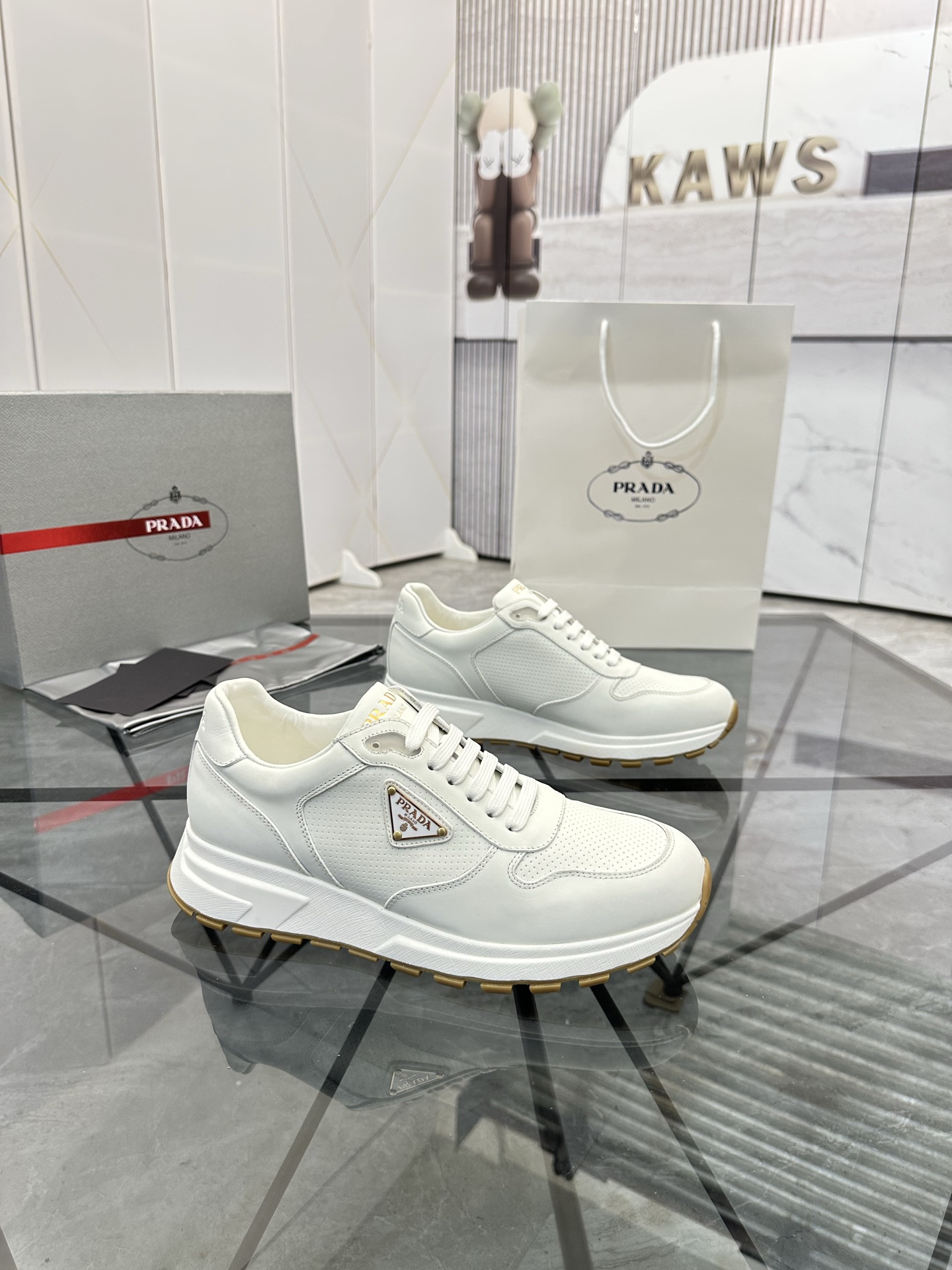 Precio de venta: P270 Artículos de alta gama y máxima calidadMarca: Prada *"Prada*" mocasines de cañ