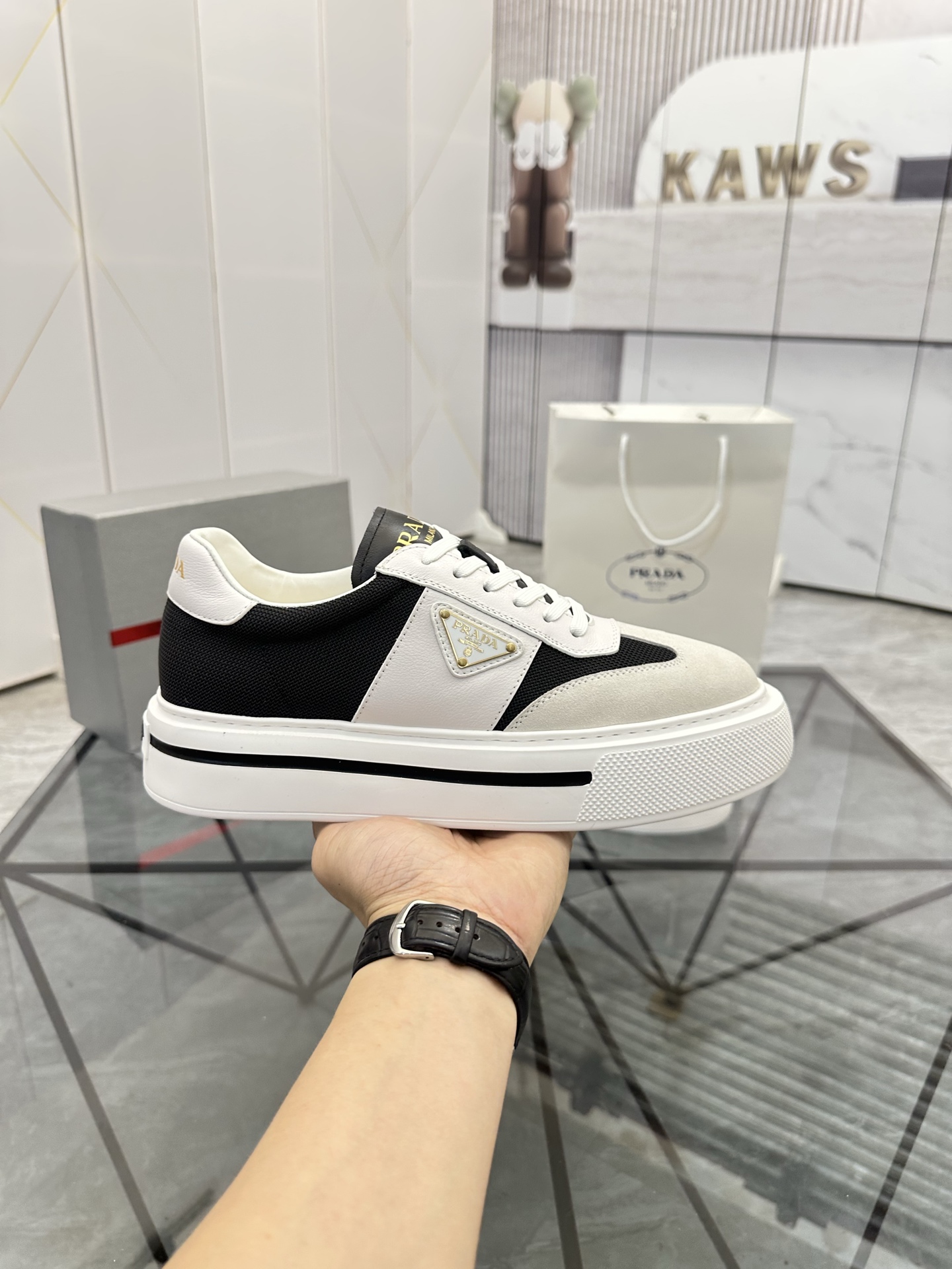 Precio de venta: P270 Artículos de alta gama y máxima calidadMarca: Prada *"Prada*" mocasines de cañ
