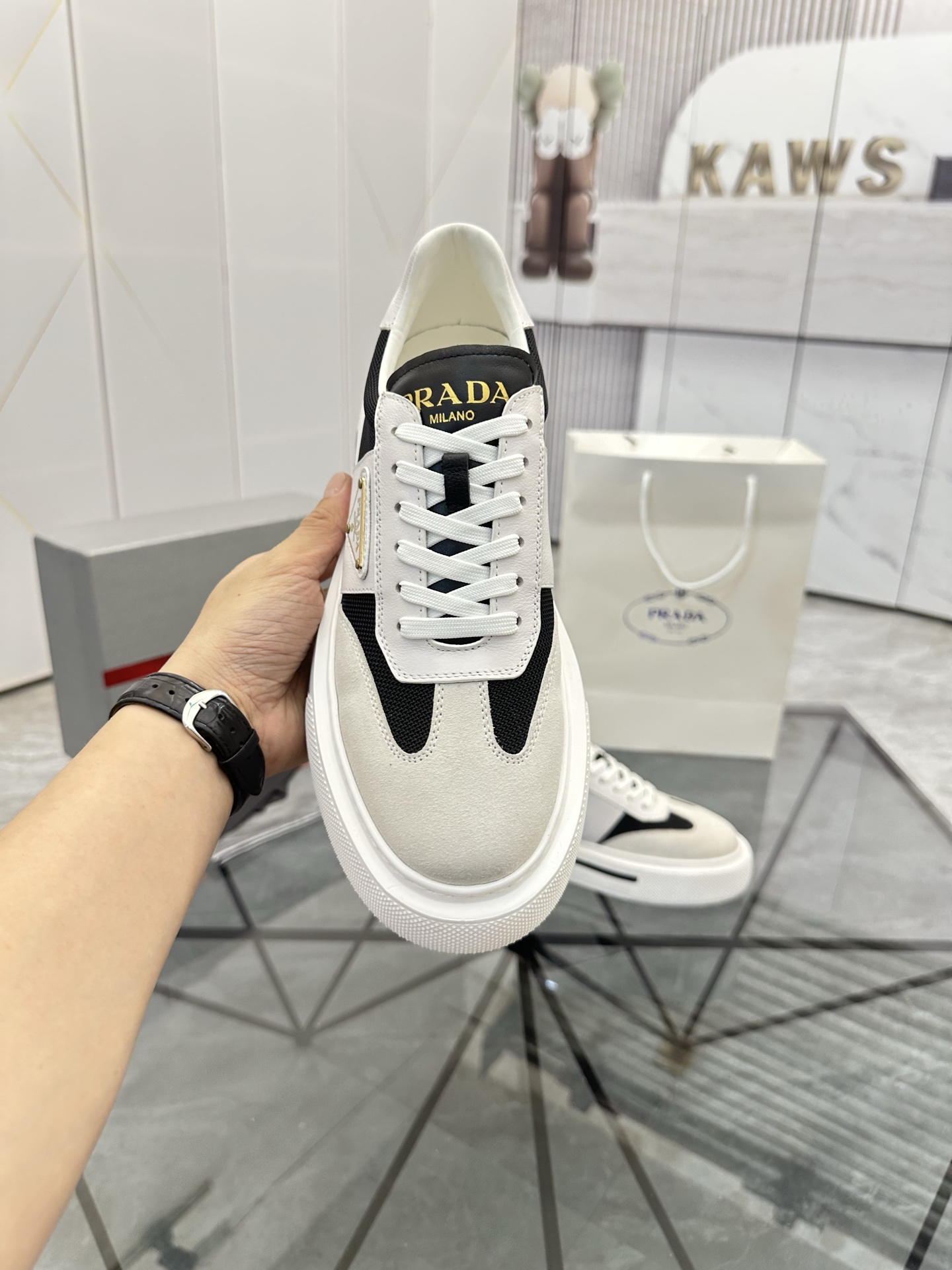 Precio de venta: P270 Artículos de alta gama y máxima calidadMarca: Prada *"Prada*" mocasines de cañ